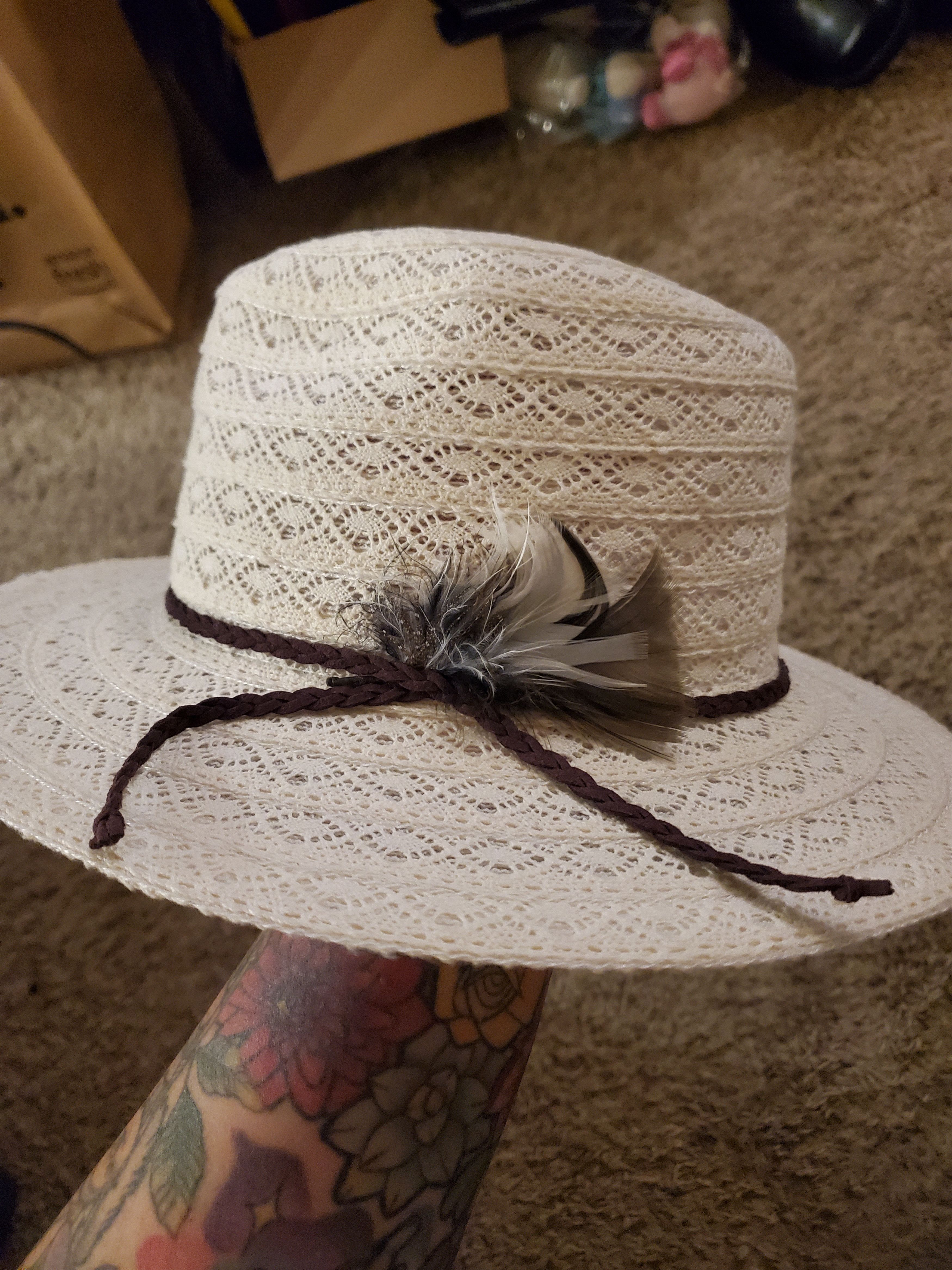 Other White lace boho brimmed sunhat w/ feather accent Size ONE SIZE - 5 Thumbnail