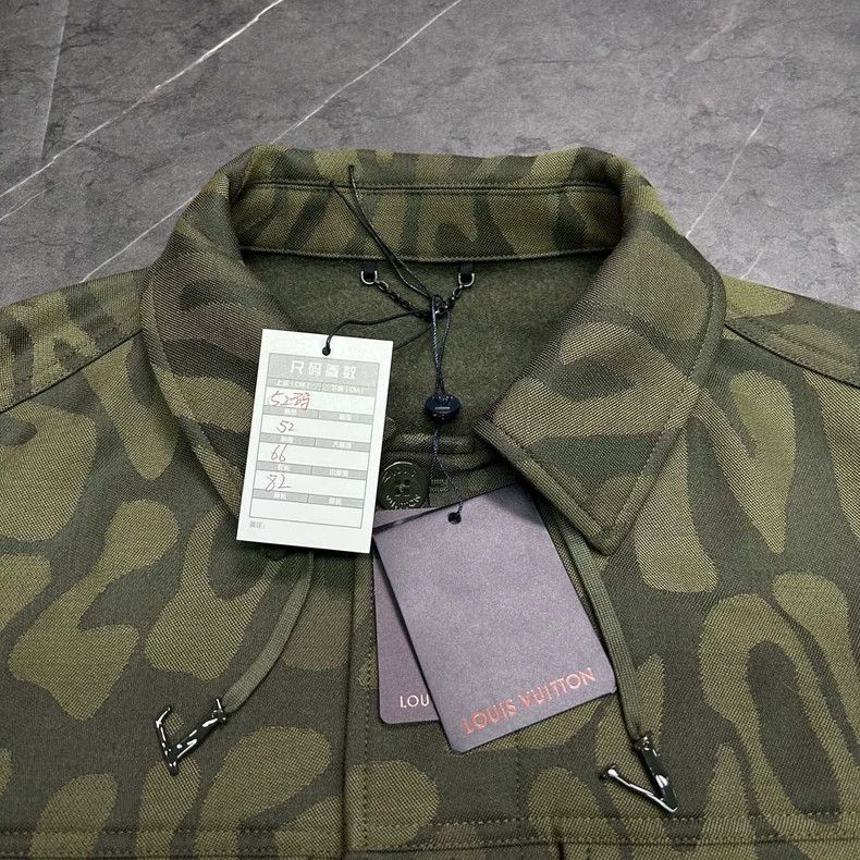 Louis Vuitton Louis Vuitton Army Green Bullet Screen Full of Jacket Size US L / EU 52-54 / 3 - 5 Thumbnail
