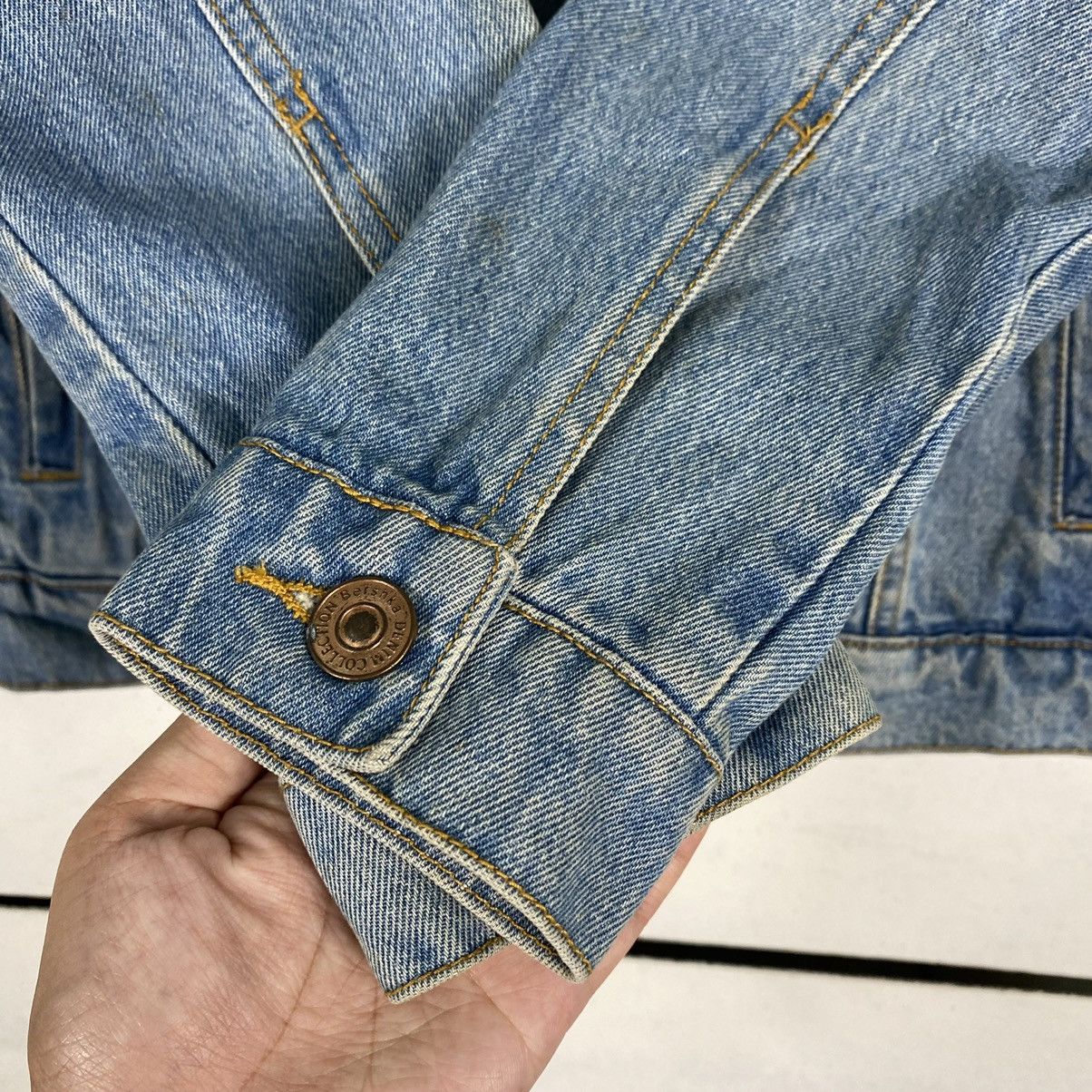 Bershka BESHKA DENIM BUTTON DENIM JACKET Size US M / EU 48-50 / 2 - 9 Thumbnail