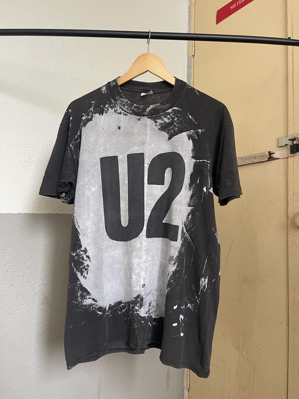 Band Tees × Vintage Vintage U2 Band Mosquitohead Tshirt Size US L / EU 52-54 / 3 - 1 Thumbnail