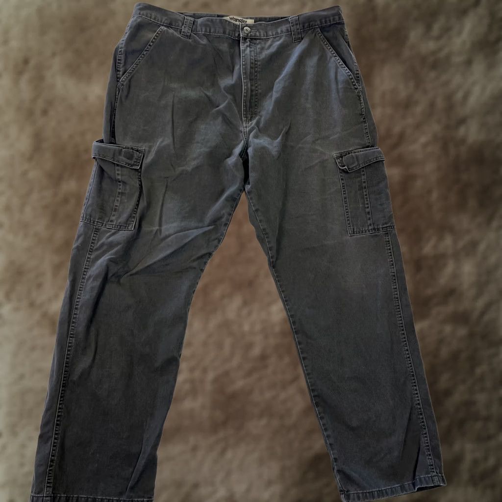 Wrangler Wrangler Pants Mens Size 40x30 Gray Relaxed Fit Cargo Utility Casual Work Pants Size US 40 / EU 56 - 1 Thumbnail