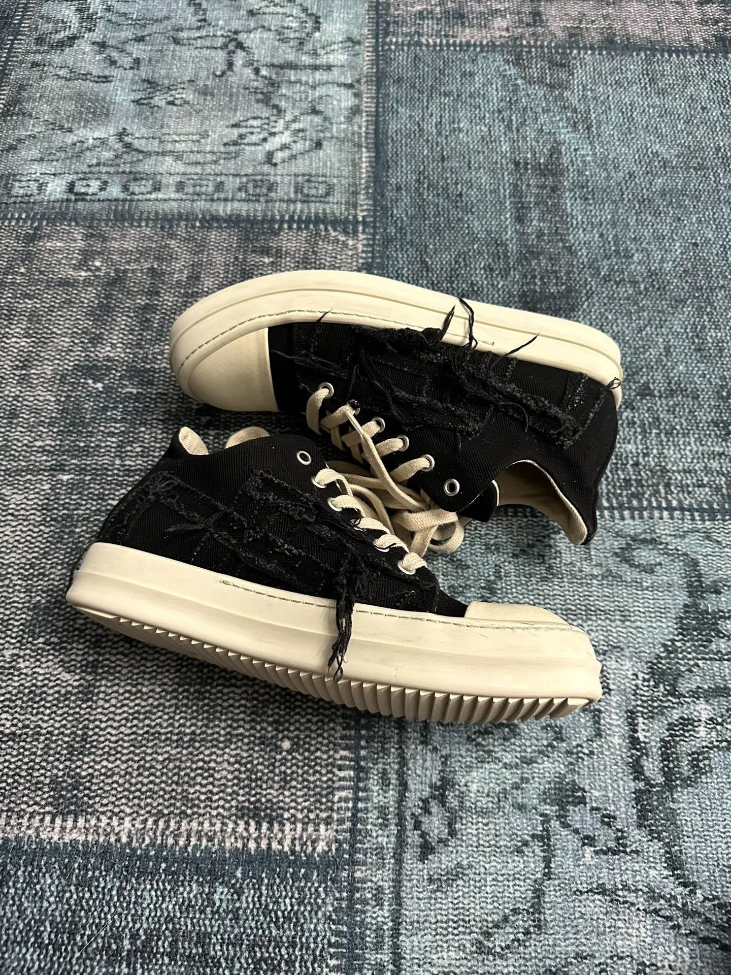 Rick Owens Rick Owens Distressed Low-Top Sneakers Size US 7 / IT 37 - 1 Thumbnail