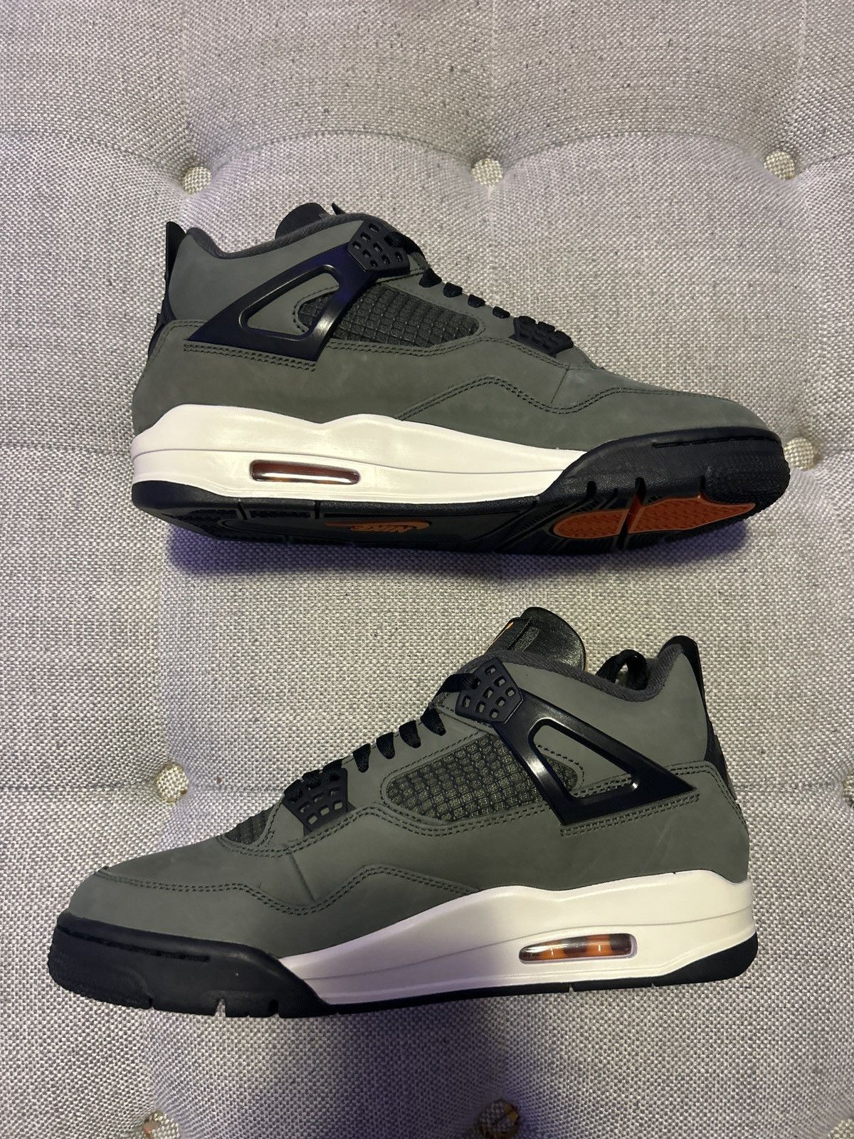 Jordan Brand × Undefeated Jordan 4 Undefeated Size US 9.5 / EU 42-43 - 2 Thumbnail