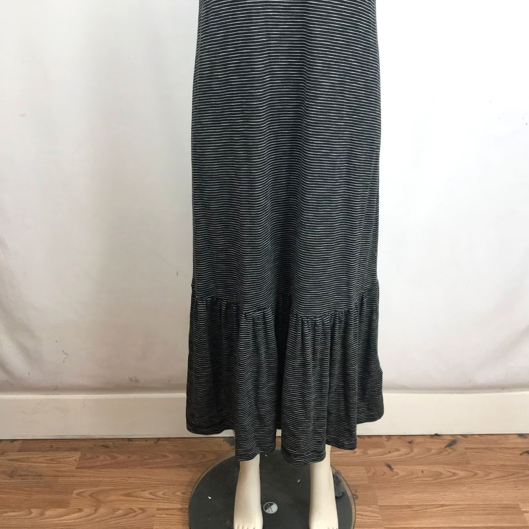 Madewell Madewell Maxi Dress Black White Striped Ribbed Knit Tiered Ruffle Hem Sleeveless Scoop Neck Medium Size M / US 6-8 / IT 42-44 - 3 Thumbnail