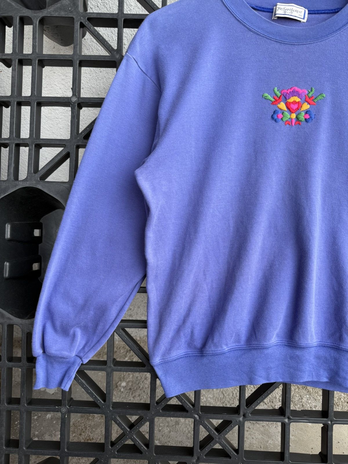 Yves Saint Laurent Yves Saint Laurent Vintage Center Embroidery Tee Size L / US 10 / IT 46 - 4 Thumbnail
