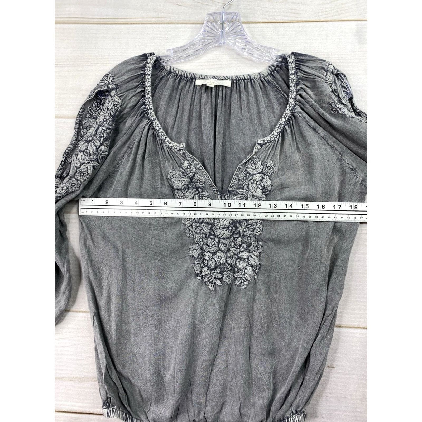 Vintage Solitaire Boho Top Womens S Gray Embroidered V Neck 3/4 Slit Sleeve Chambray Size S / US 4 / IT 40 - 4 Thumbnail