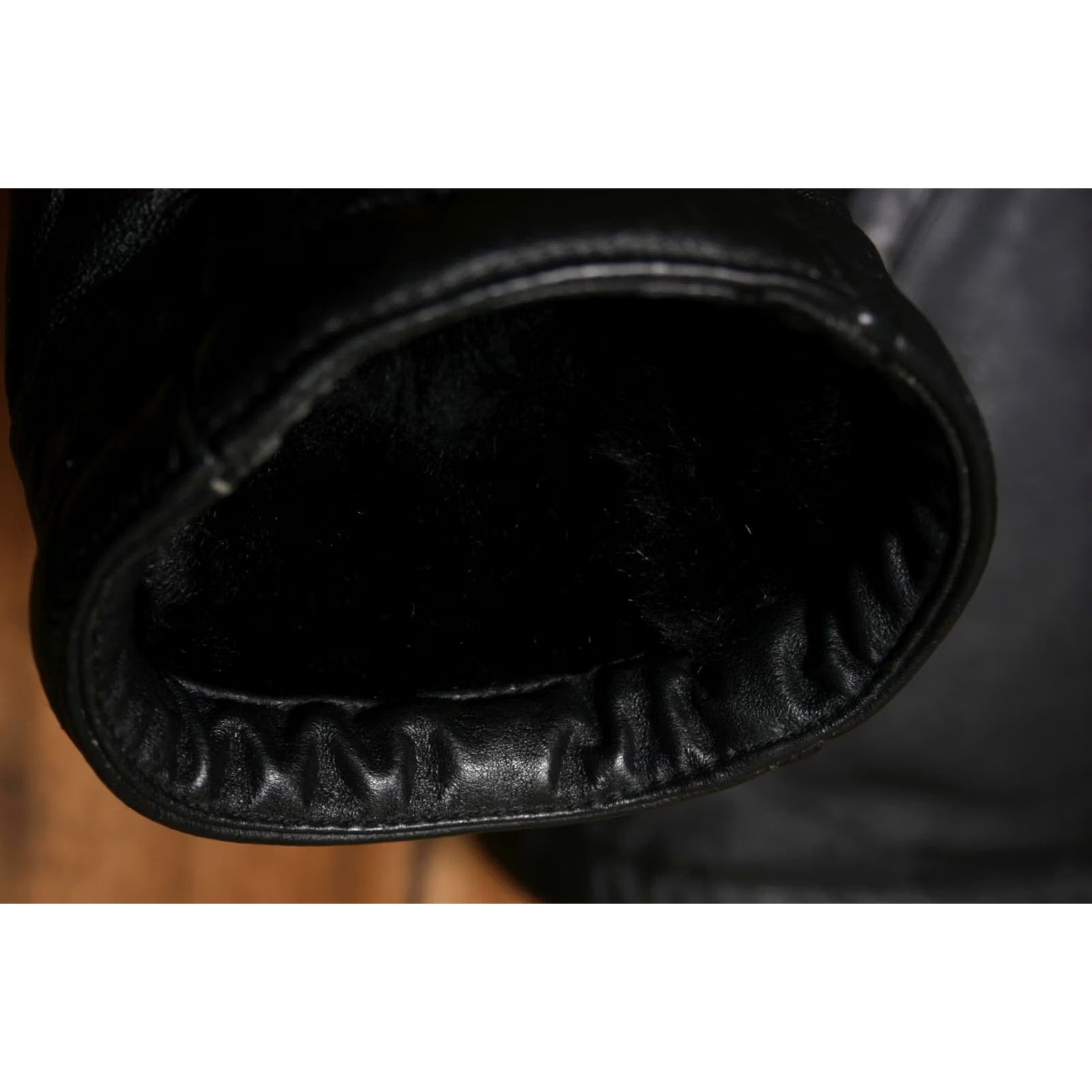Vintage VINTAGE Wilsons Leather Bomber Jacket Shirt Men M Black Faux Fur Lining 90s Shine Size US M / EU 48-50 / 2 - 6 Thumbnail