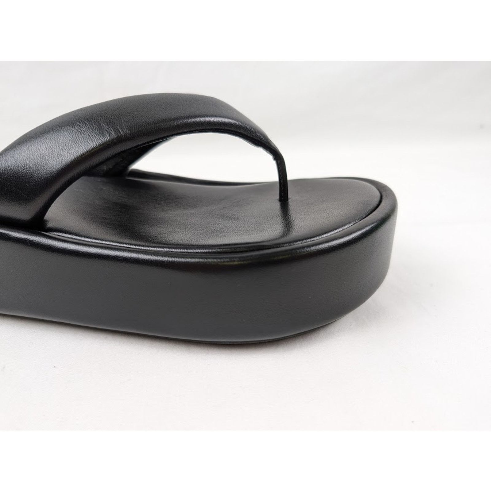 Balenciaga o1rshd1 Smooth Nappa/ Logo Slides in Black/White 38 Size US 8 / IT 38 - 2 Thumbnail