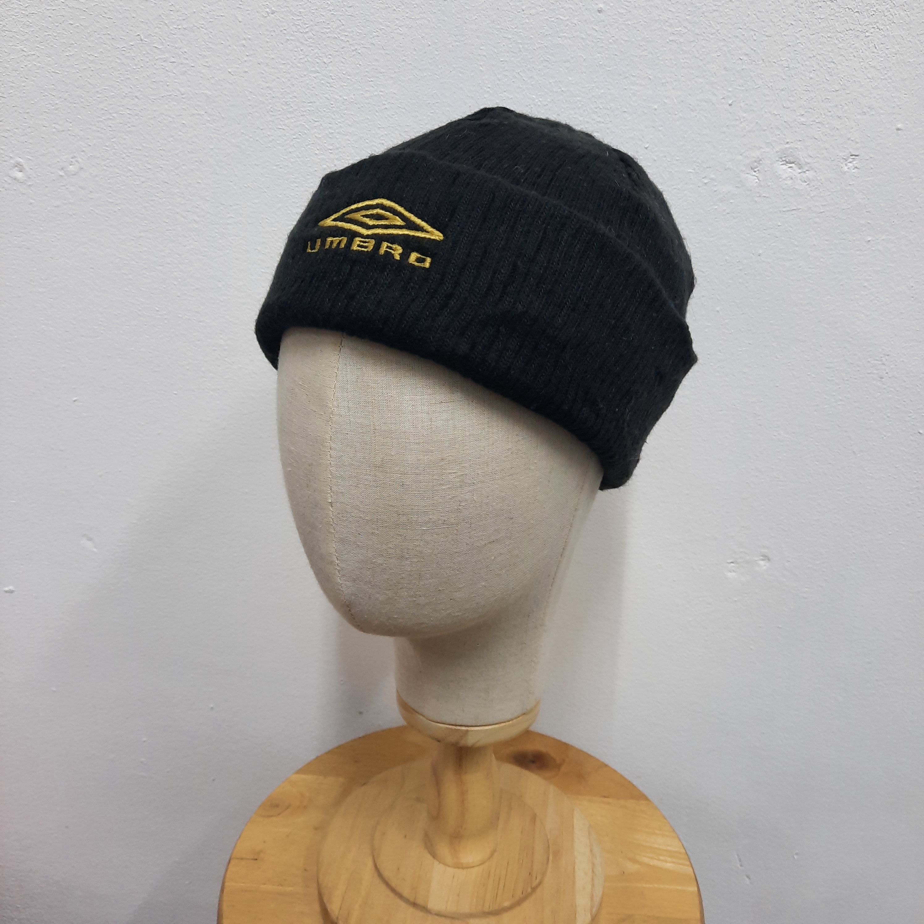 Umbro ⚽️ Vintage umbro logo short beanie hat Size ONE SIZE - 2 Thumbnail