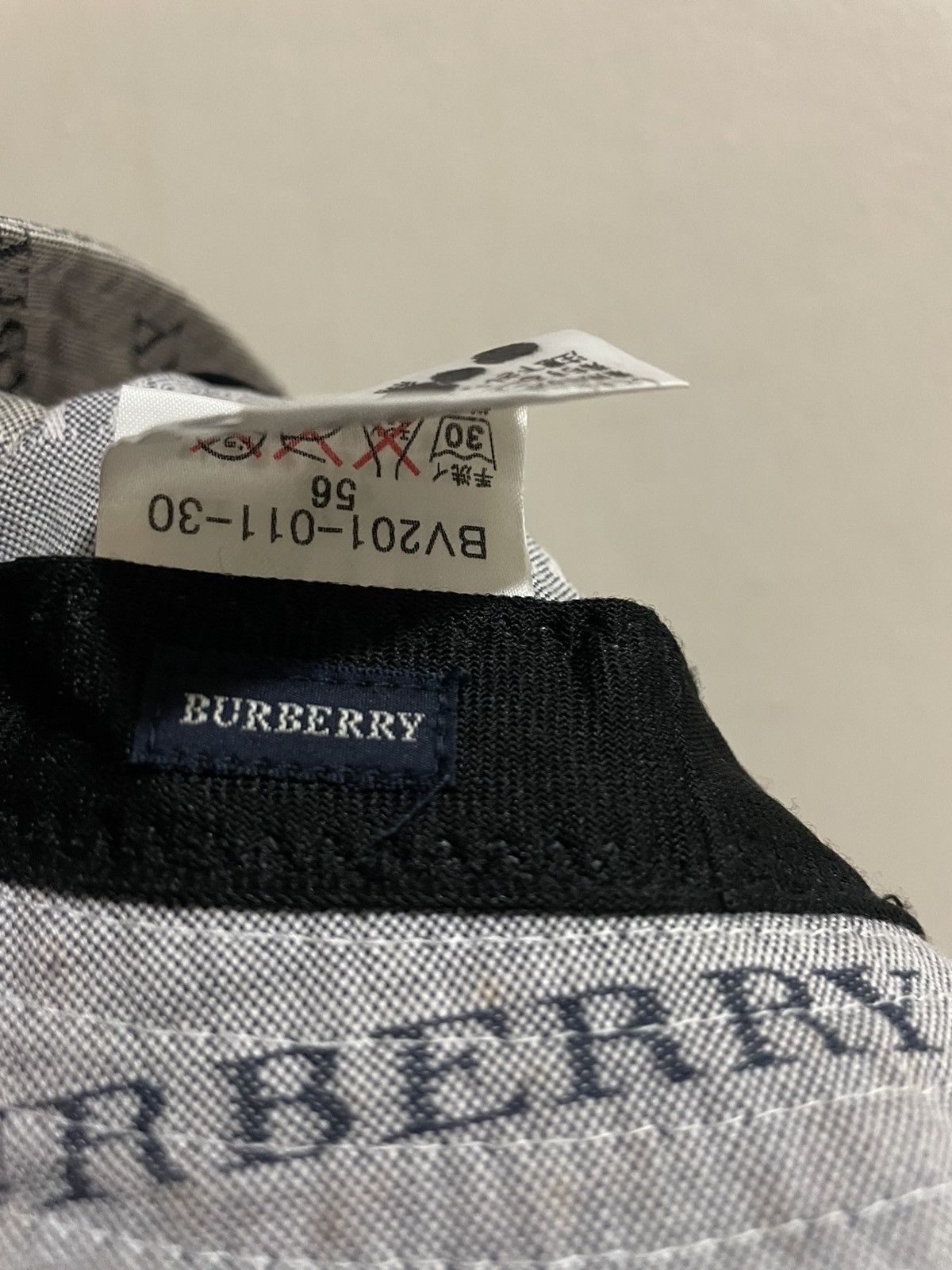 Burberry Burberry Hat Full Print Design Size ONE SIZE - 7 Thumbnail