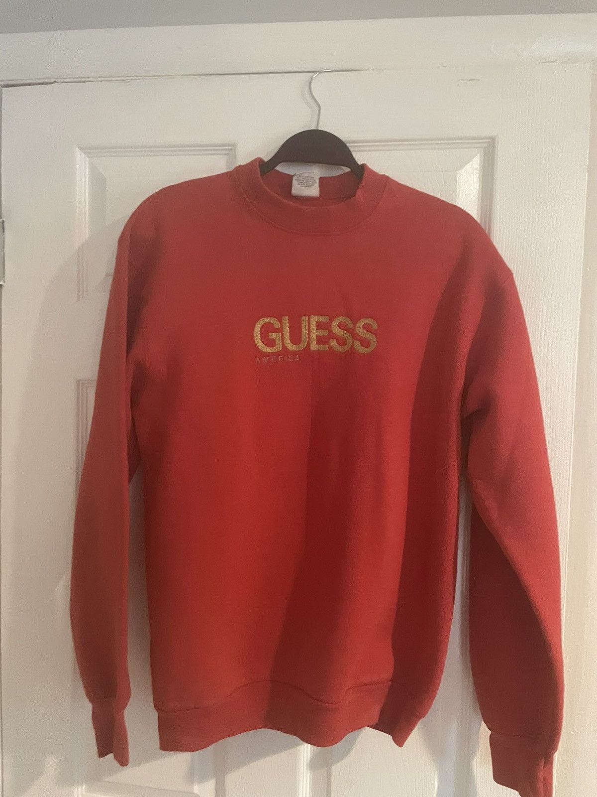 Guess Red and silver vintage guess crewneck Size US M / EU 48-50 / 2 - 1 Thumbnail