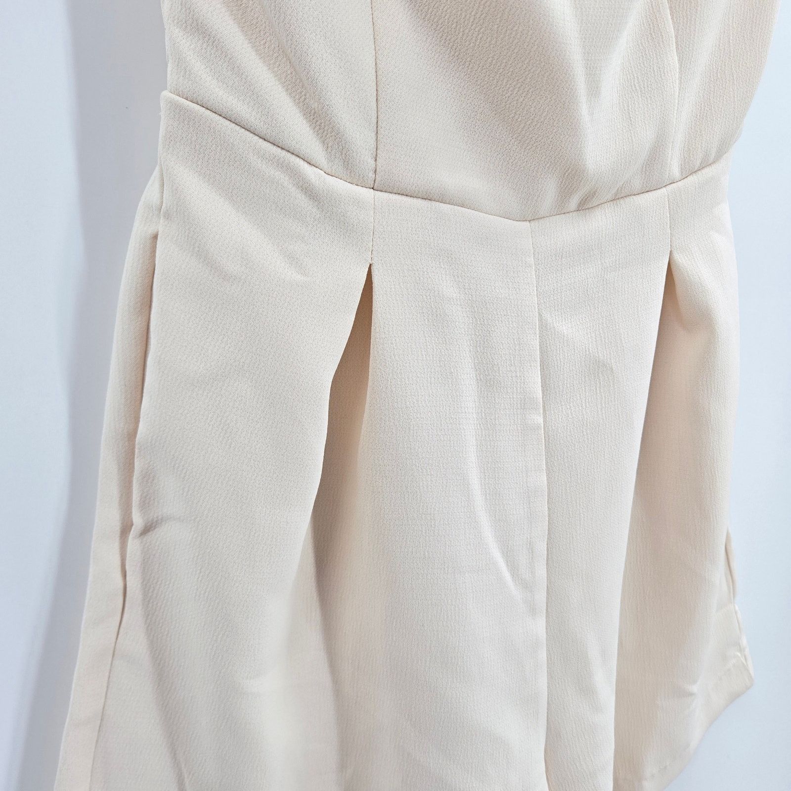 Other NWT Song of Style Strapless Smocked Romper Cream Size S Size 27" / US 4 / IT 40 - 11 Thumbnail