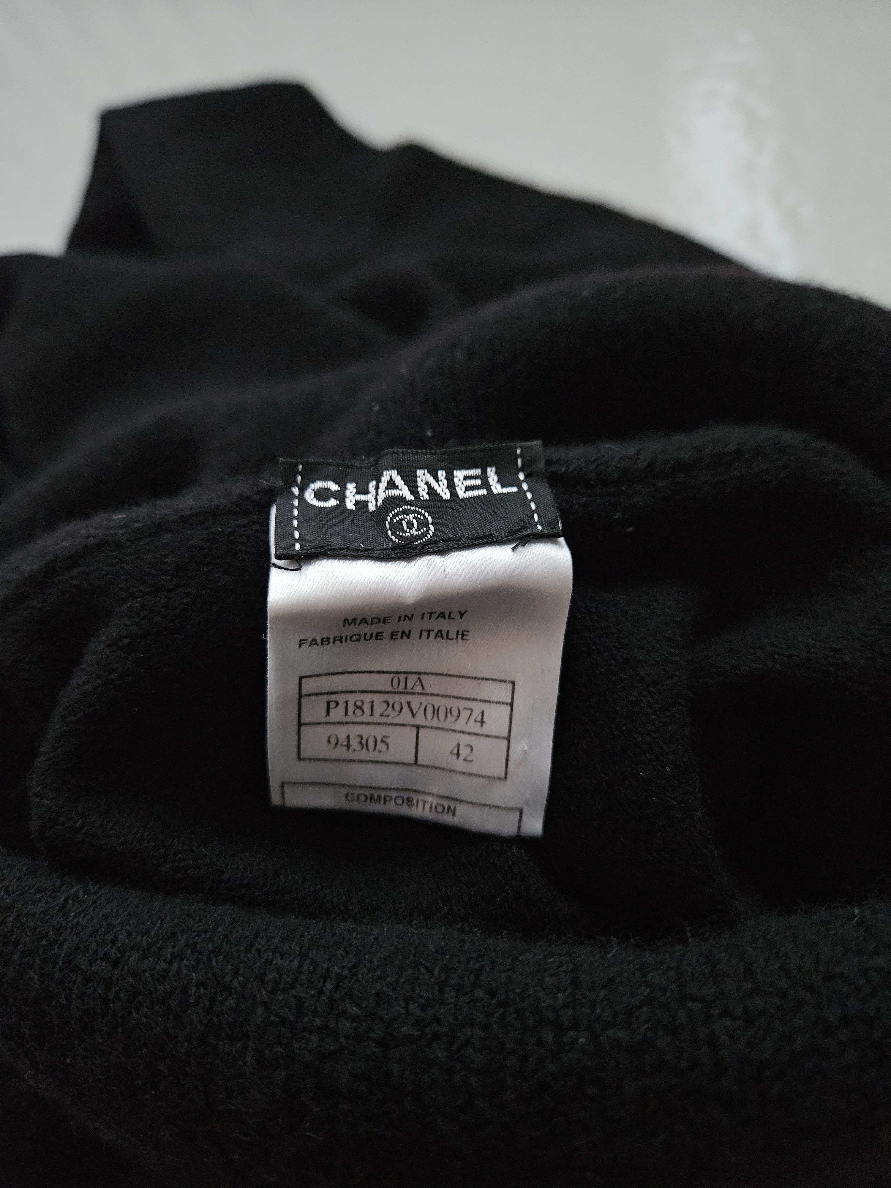 Chanel AW2001 Chanel logo plate cashmere blend turtleneck Size M / US 6-8 / IT 42-44 - 13 Thumbnail