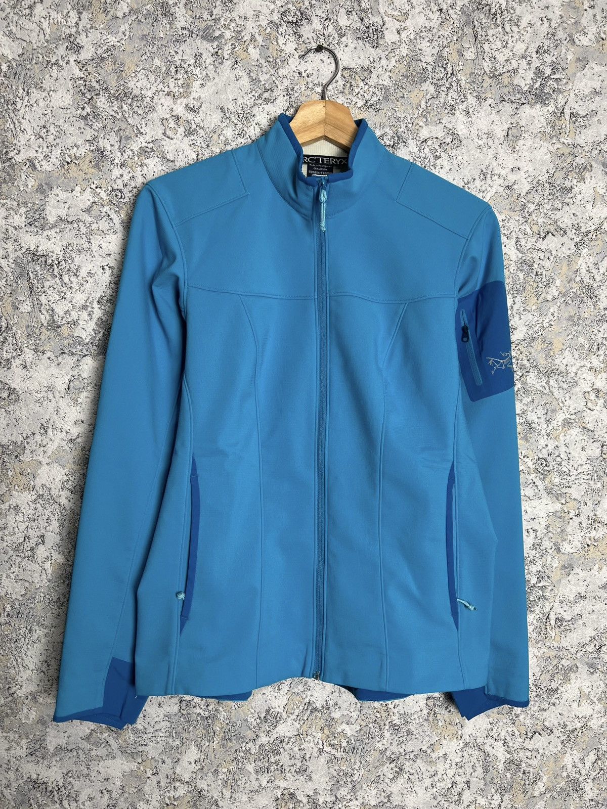 Arc'teryx × Vintage Vintage Arcteryx Epsilon AR Women's Softshell Zip Jacket Size S / US 4 / IT 40 - 1 Thumbnail