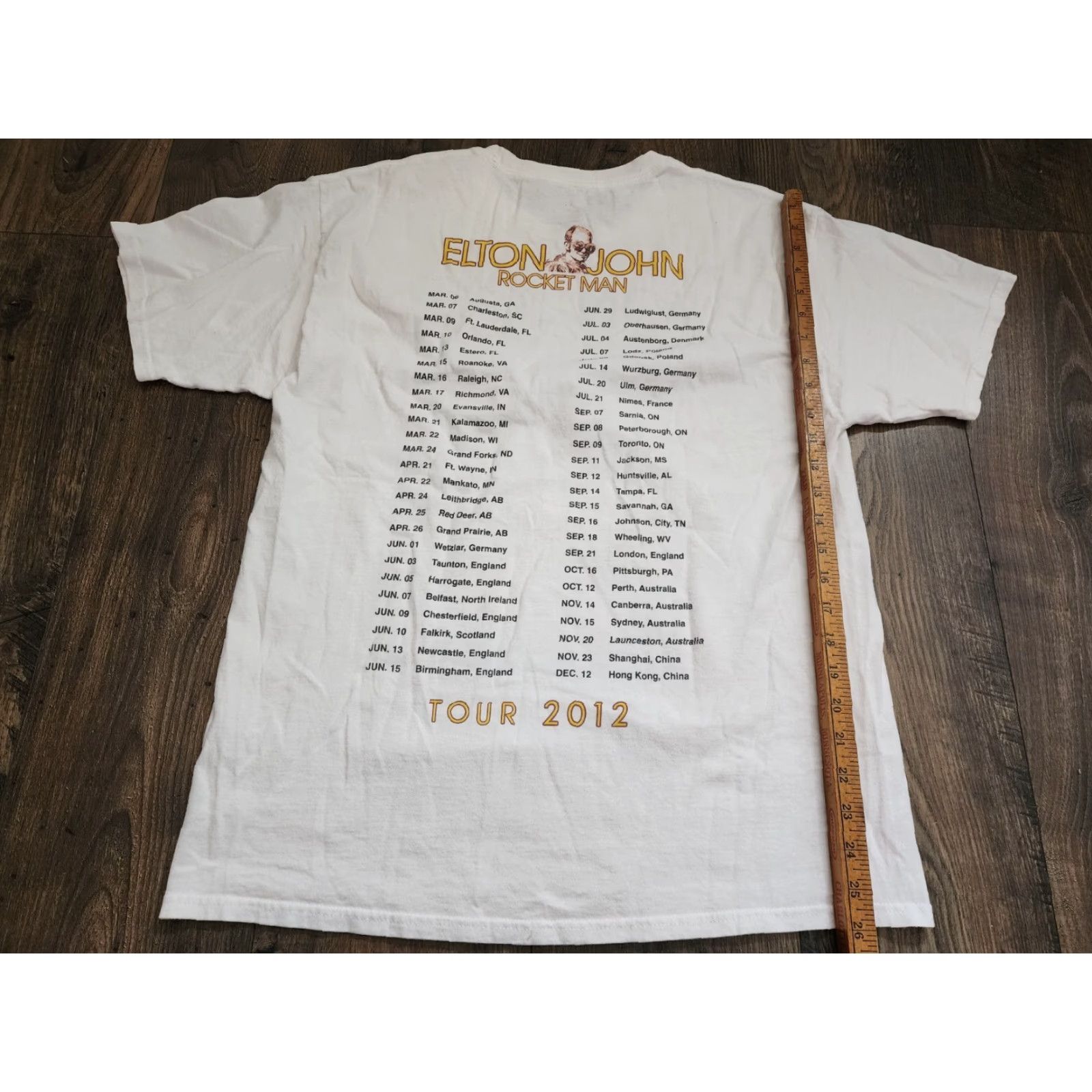 Hanes ELTON JOHN Concert Tour 2012 ROCKET MAN The Definitive Hits Tour T Shirt Mens L White Size US L / EU 52-54 / 3 - 2 Thumbnail