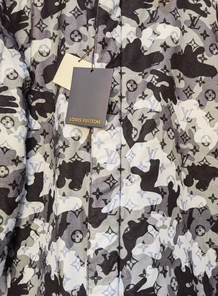 Louis Vuitton Louis Vuitton 54 Reversible Monogram Camouflage Coach Jacket Size US L / EU 52-54 / 3 - 2 Thumbnail