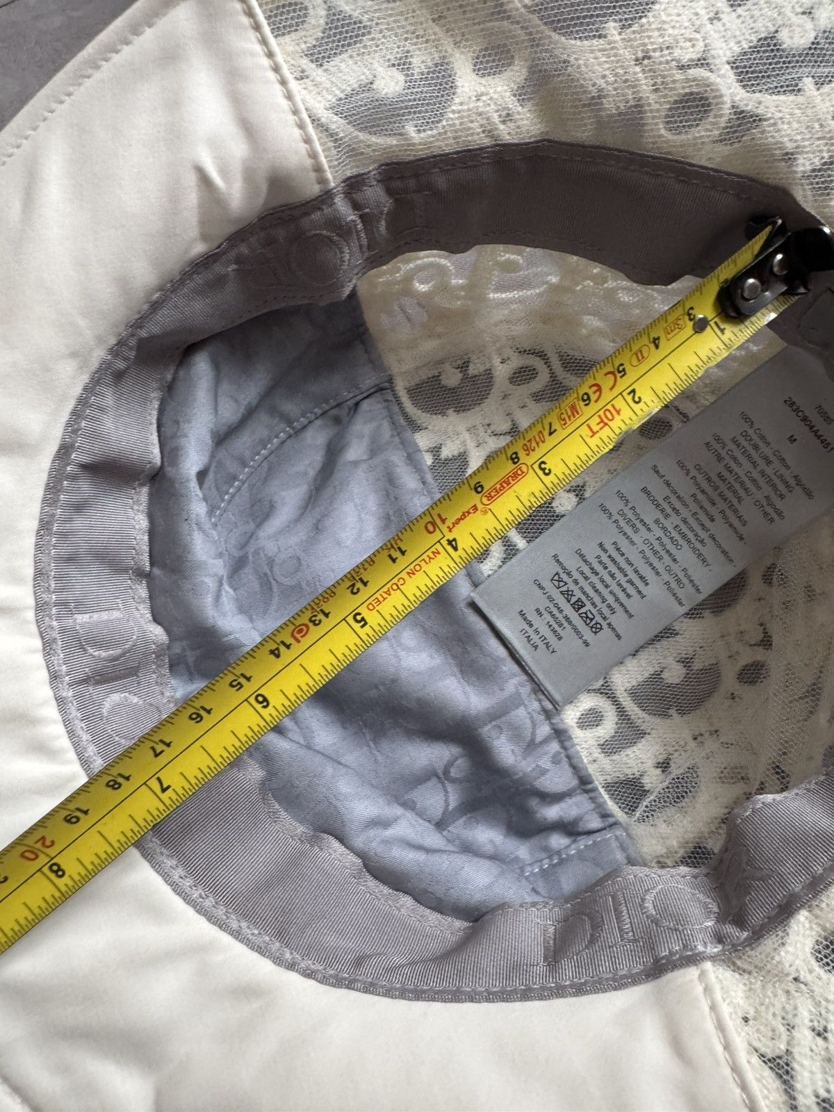 Dior DIOR bucket hat check sizes in photos and by tape measure Size ONE SIZE - 18 Thumbnail