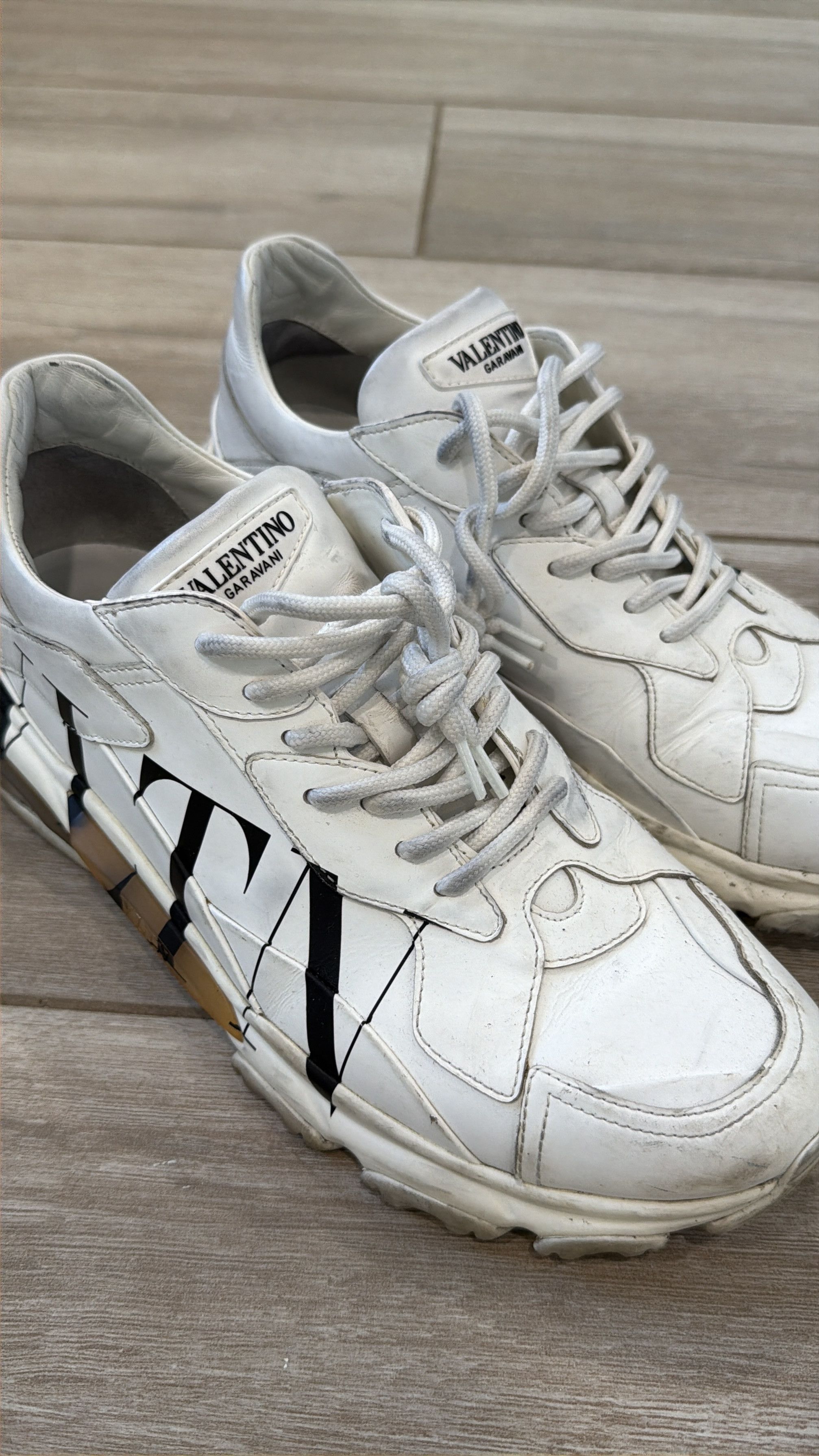 Valentino Valentino Garavani Men's VLTN Bounce White Size US 9 / EU 42 - 1 Thumbnail