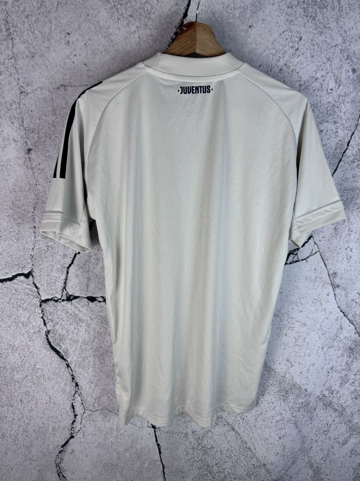 Adidas Vintage Adidas Juventus Soccer Jersey Football Tee Y2K USA Size US S / EU 44-46 / 1 - 2 Thumbnail