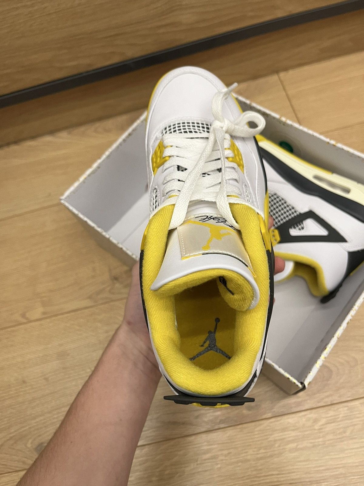 Nike Jordan 4 Retro Vivid Sulfur Size US 11.5 / EU 44-45 - 6 Thumbnail
