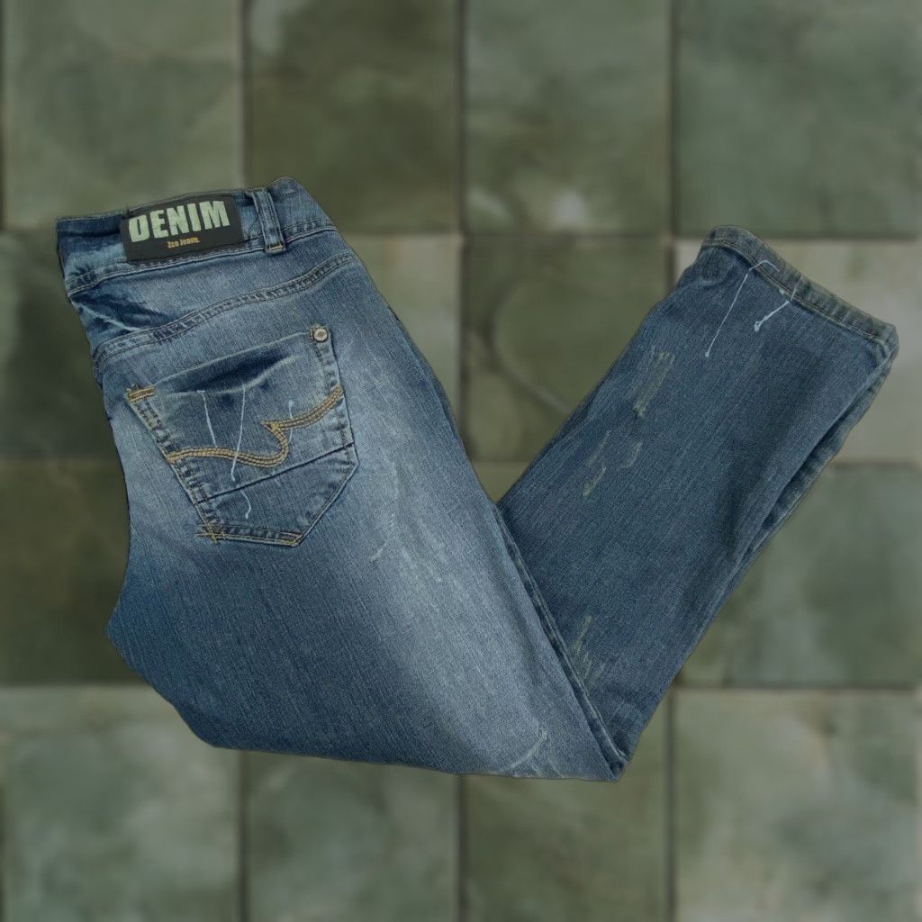 Vintage ZCO Jeans Womens Cropped Distressed Paint Splattered Blue Junior Jeans Size 27" / US 4 / IT 40 - 1 Thumbnail
