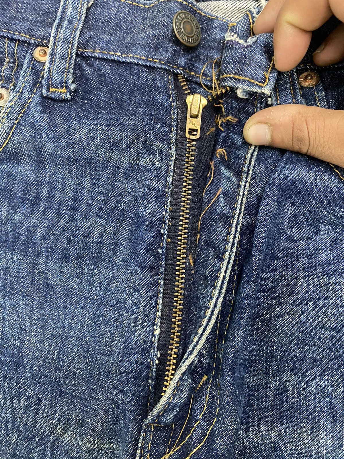 Levi's Vintage 80s Levis 505 Button 8 Zipper Talon Dirty Distress Size US 29 - 12 Thumbnail