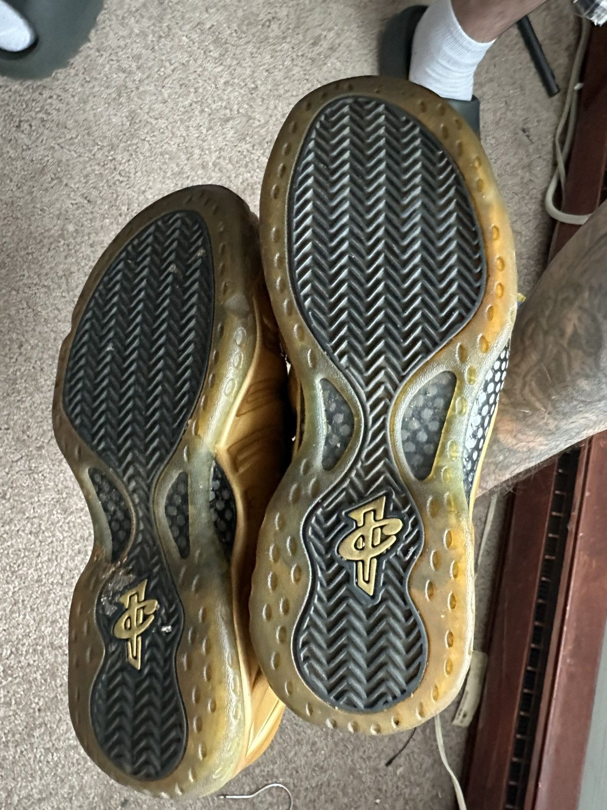 Nike Nike foamposite gold Size US 10 / EU 43 - 6 Thumbnail