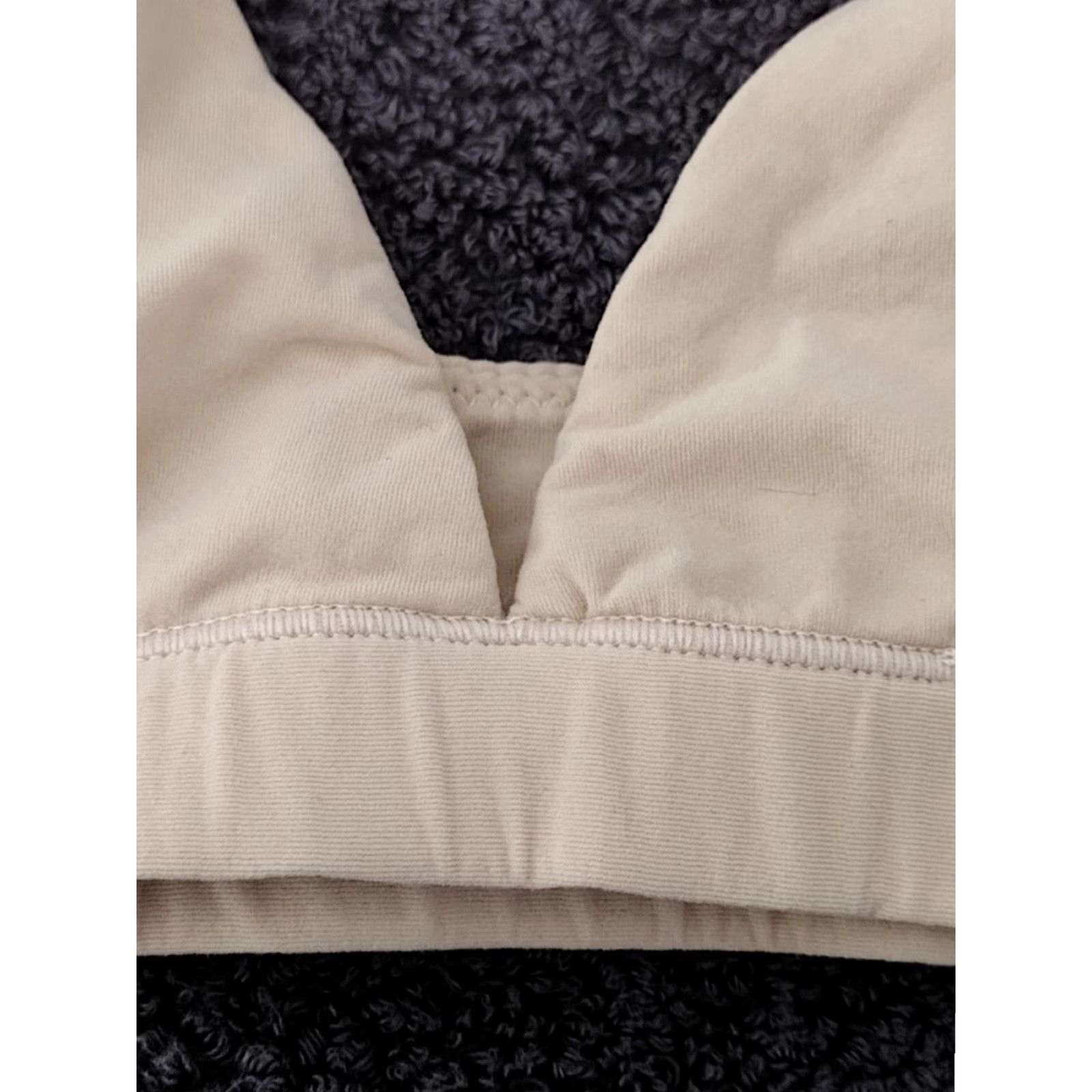 SKIMS SKIMS Bra Fits Everybody Triangle Bralette Sand 2XS Women XS Sand Color Br-TRI-2024 Bralette Sports Classic Logo 194378063054 Mens? Size ONE SIZE - 3 Thumbnail