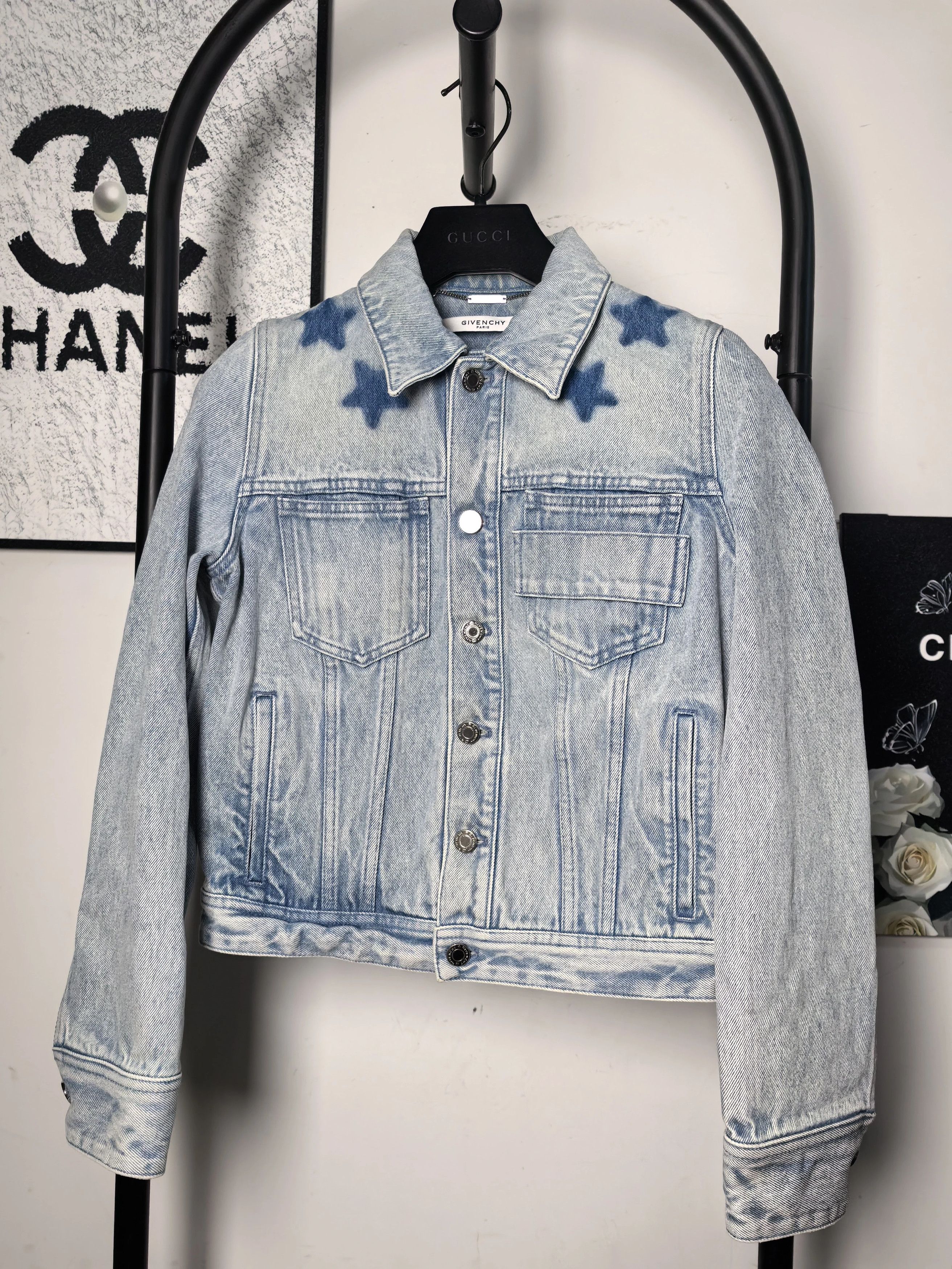 Givenchy Givenchy 98 New Denim Jacket Size XS / US 0-2 / IT 36-38 - 1 Thumbnail