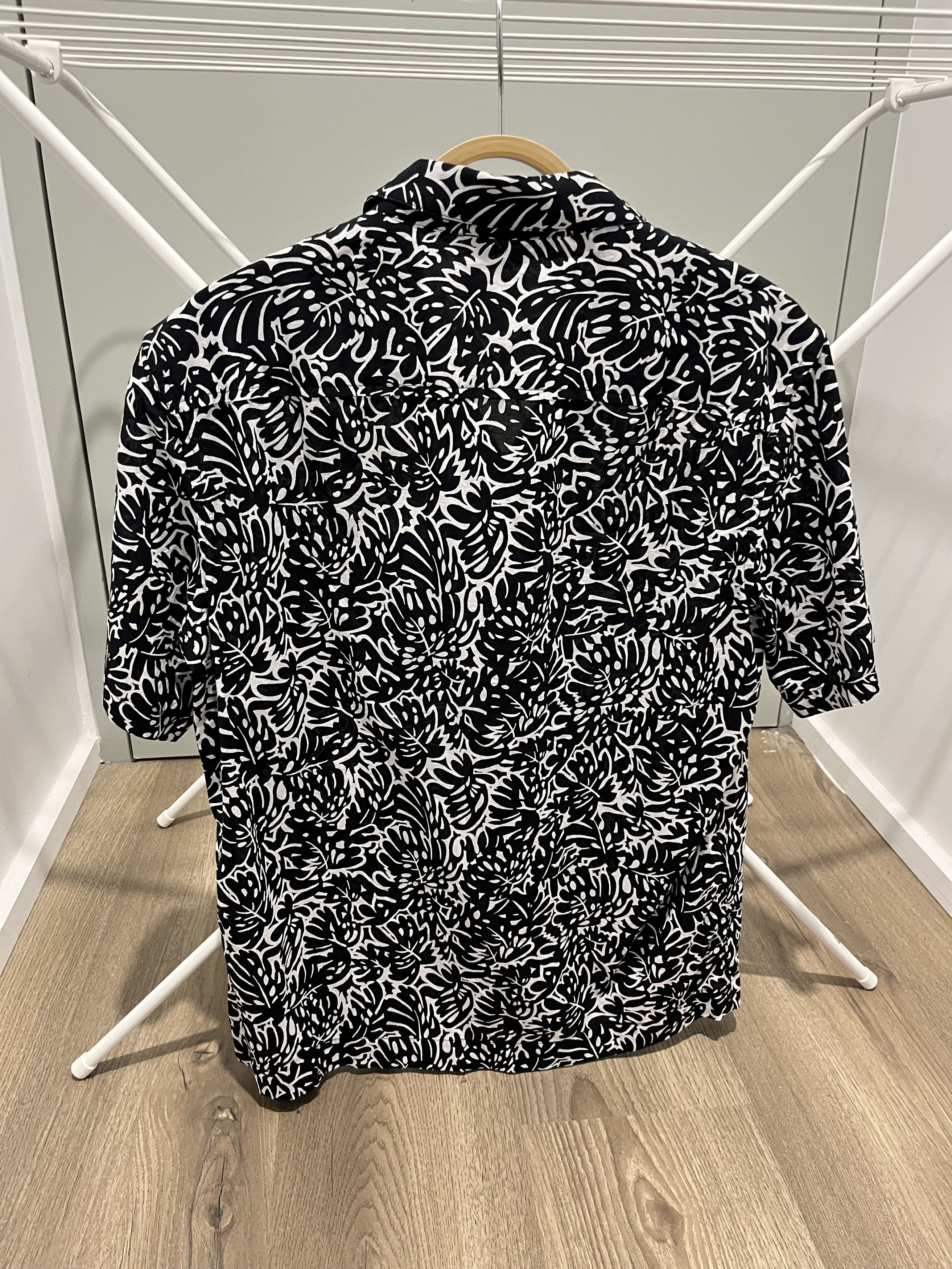 Club Monaco Great condition - Club Monaco black & white patterned shirt Size US S / EU 44-46 / 1 - 3 Thumbnail