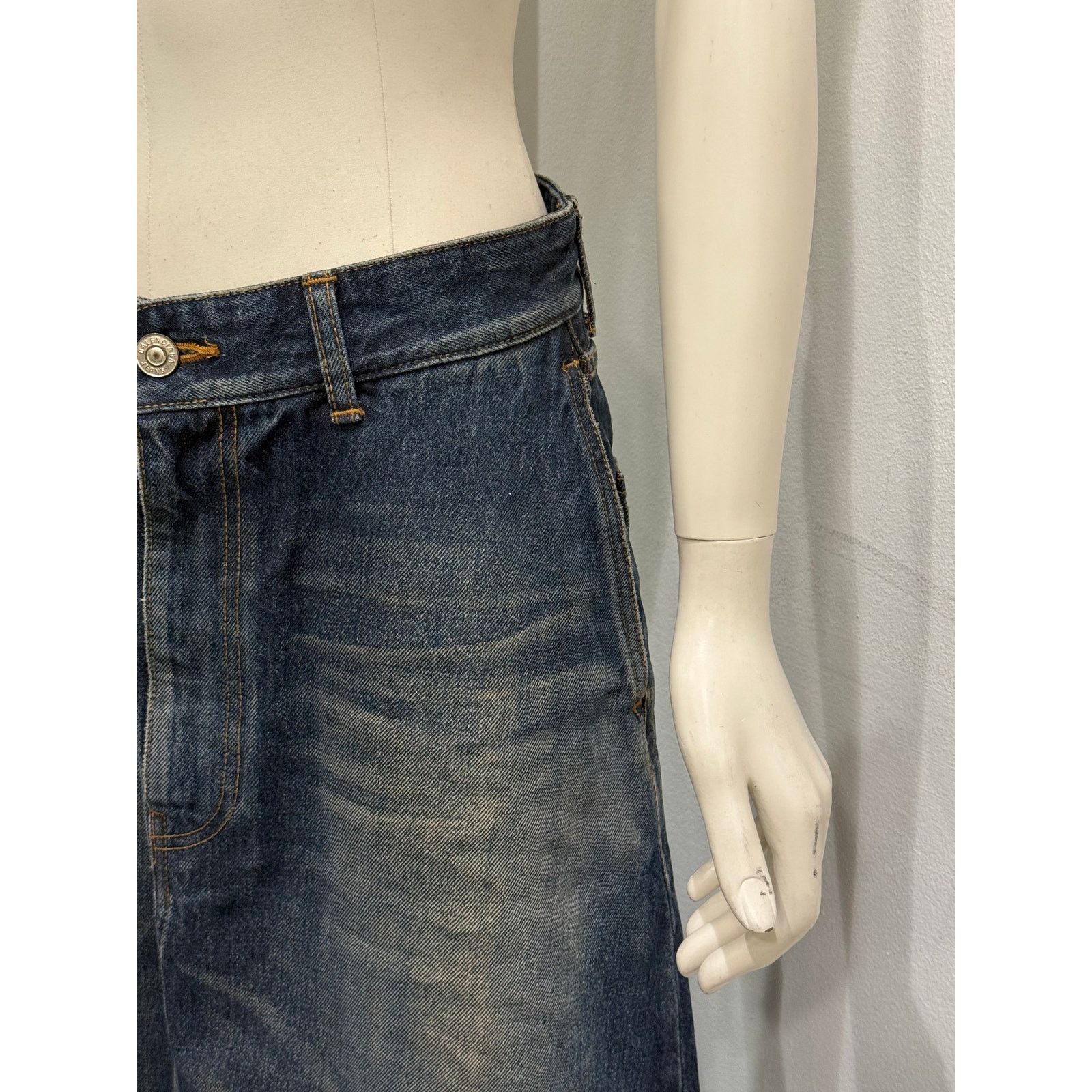 Balenciaga 2020 Balenciaga faded wide skirt Size 27" / US 4 / IT 40 - 6 Thumbnail