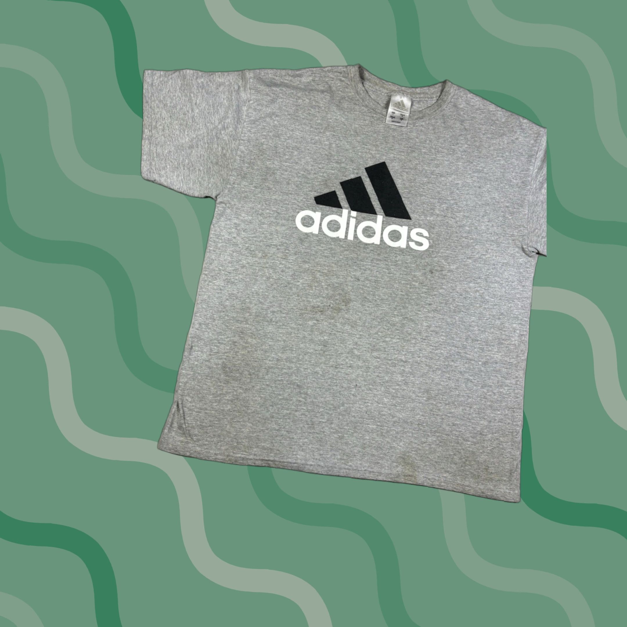 Adidas VINTAGE adidas T-Shirt Men L Grey Crew Neck Short Sleeve Logo Classic Sports 90s X-Large Bleach Free! Size US L / EU 52-54 / 3 - 1 Thumbnail
