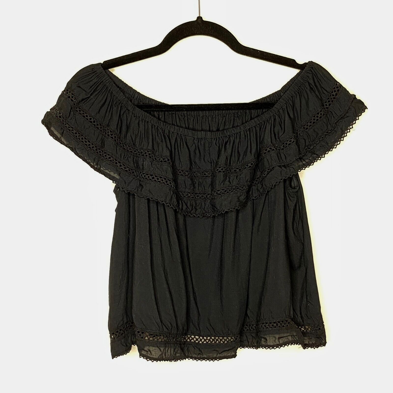 Aritzia Hollande Black Off Shoulder Crochet Ruffle Crop Blouse XS Size XS / US 0-2 / IT 36-38 - 1 Thumbnail