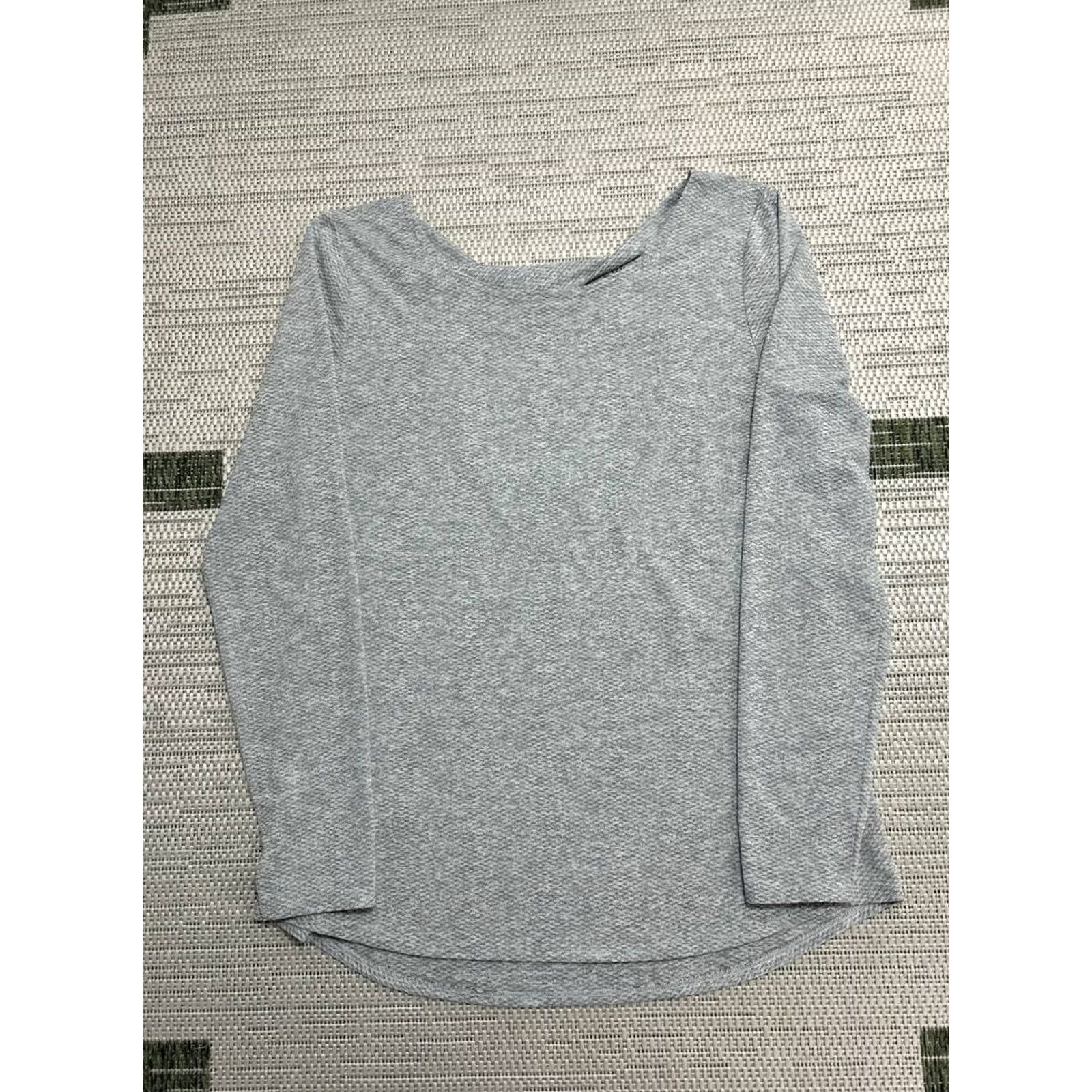 Athleta Athleta Top Womens M Gray Knit Moisture Wicking Athleisure Gym Training Size M / US 6-8 / IT 42-44 - 2 Thumbnail