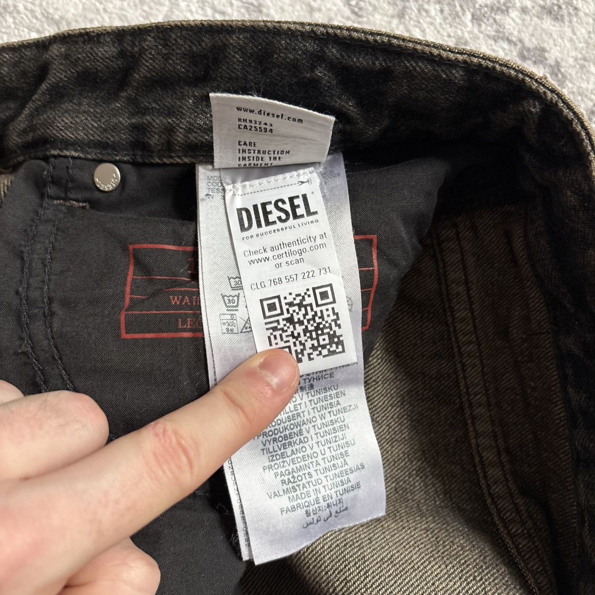 Diesel Diesel 1998 D-Buck Dirty Washed Bootcut Jeans | Size 30 Size US 30 / EU 46 - 12 Thumbnail