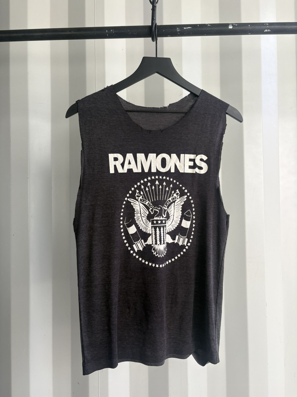 Thrashed Ramones Distressed Sun Faded Tank GRUNGE Band