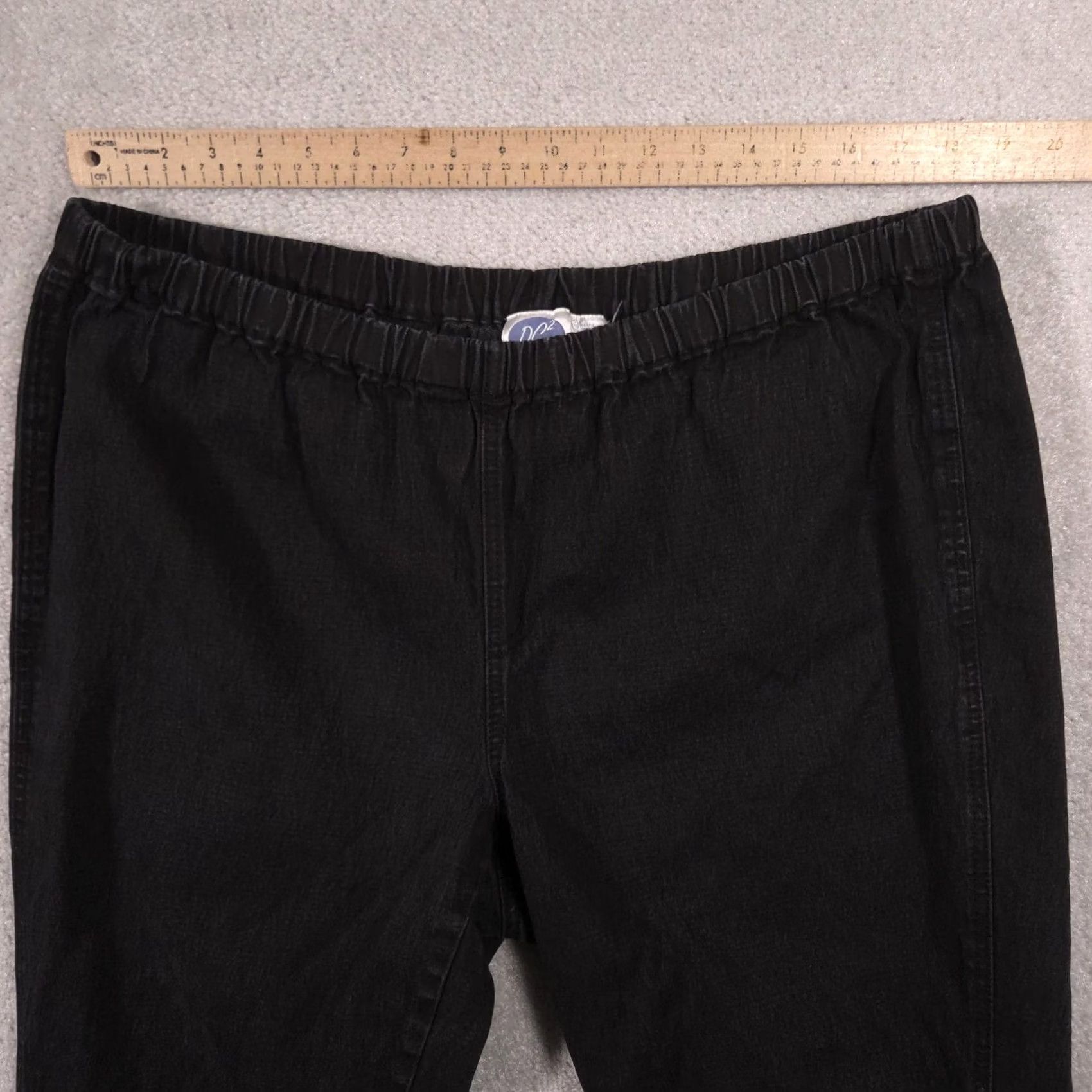 Vintage DG2 by Diane Gilman Capri Jeans Womens P2X Black High Rise Elastic Waist Stretch Capris Size 40" / US 18 - 6 Thumbnail