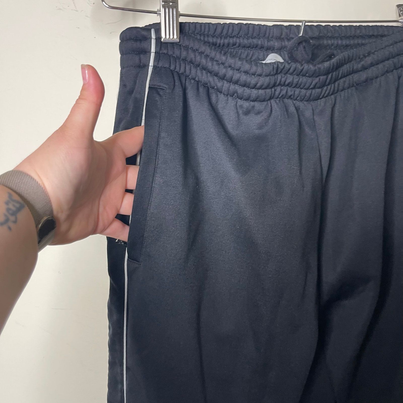 Maison Kitsune Maison Kitsune Blck jogger track pants sz M Size US 32 / EU 48 - 7 Thumbnail