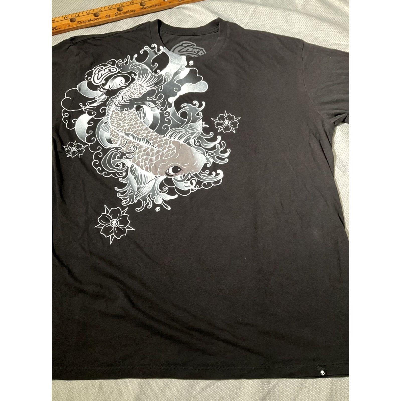 Skullcandy VINTAGE Ink'd Skullcandy Shirt XL Black White Koi Fish Graphic Print Tee Casual Mens Size US XL / EU 56 / 4 - 3 Thumbnail