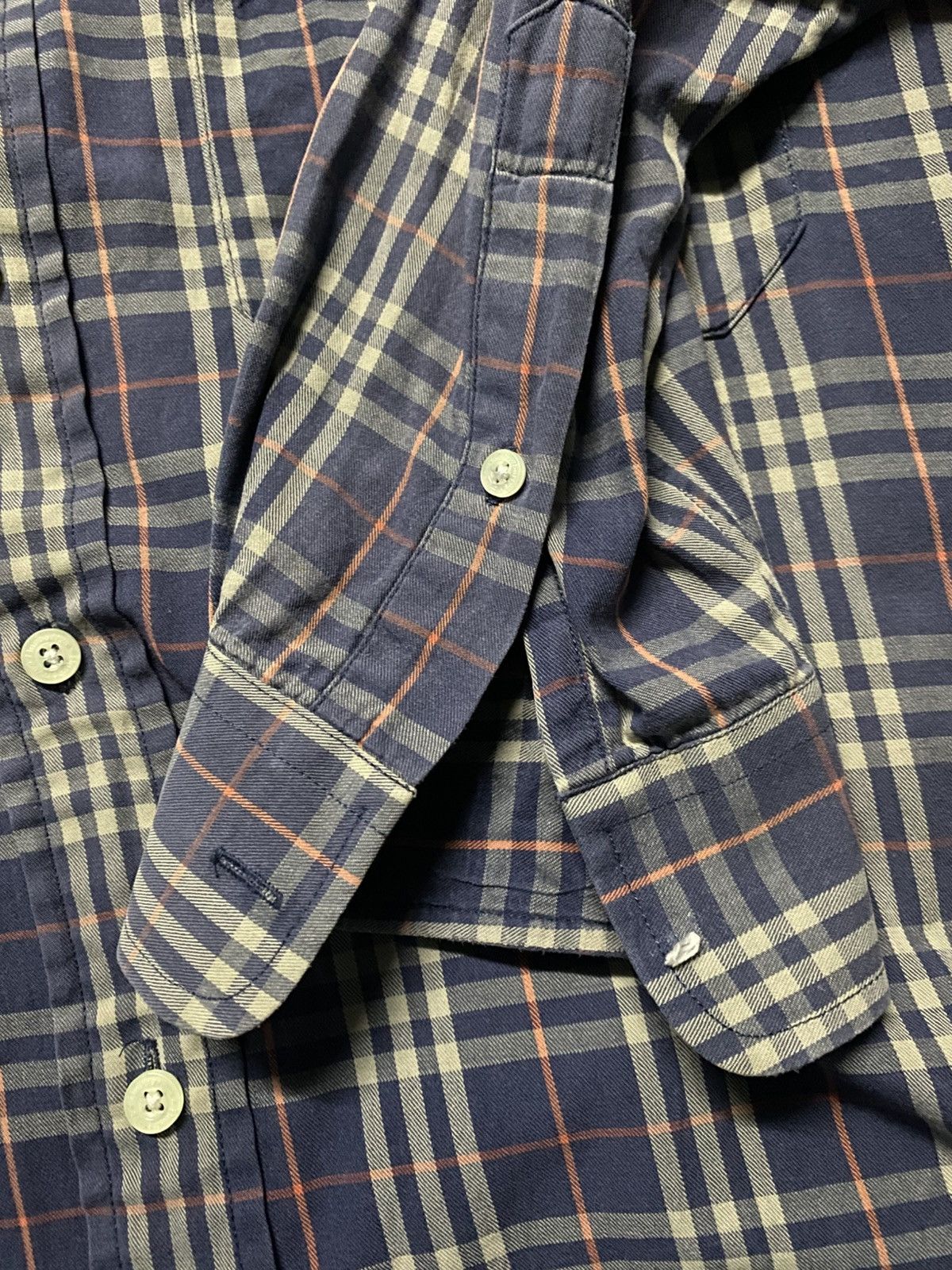 Burberry Vintage Burberry London Nova Check Sunfaded Button Down Size US M / EU 48-50 / 2 - 8 Thumbnail