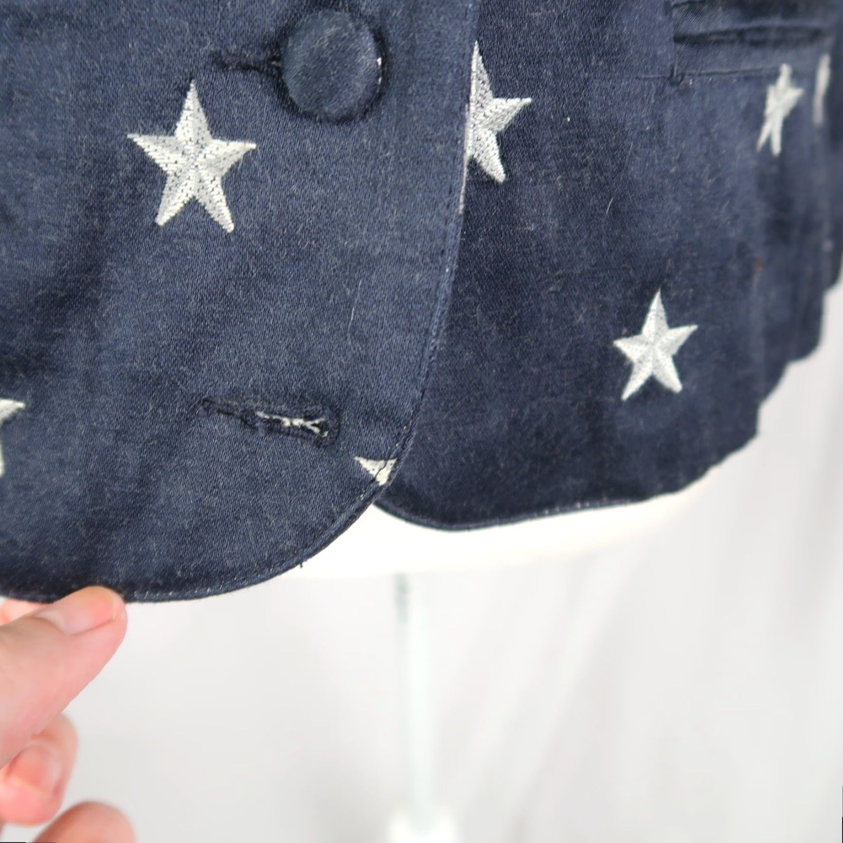 Liz Claiborne VINTAGE Liz Claiborne Navy Blue Star Embroidered Vest 12 Vest Womens Sleeveless Button Front Short 90s Stars Casual Spring Summer Fall - Womens Size XL / US 12-14 / IT 48-50 - 8 Thumbnail