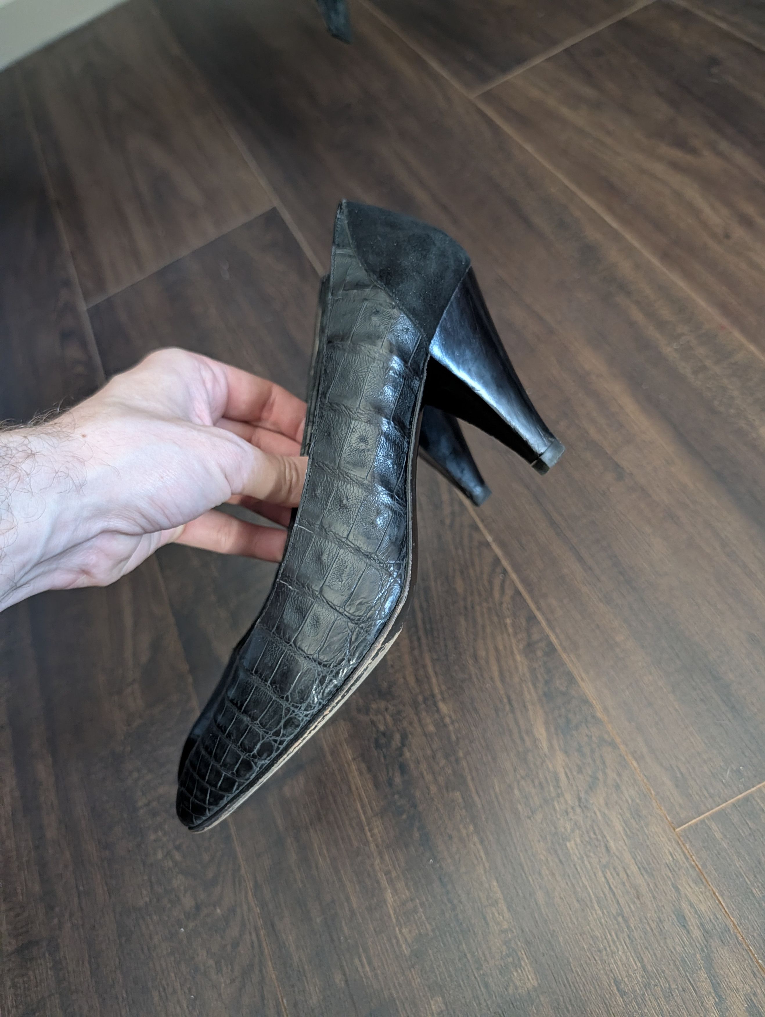 Gucci Genuine CROCODILE Black Pointed Toe Pumps 38B Size US 8 / IT 38 - 4 Thumbnail
