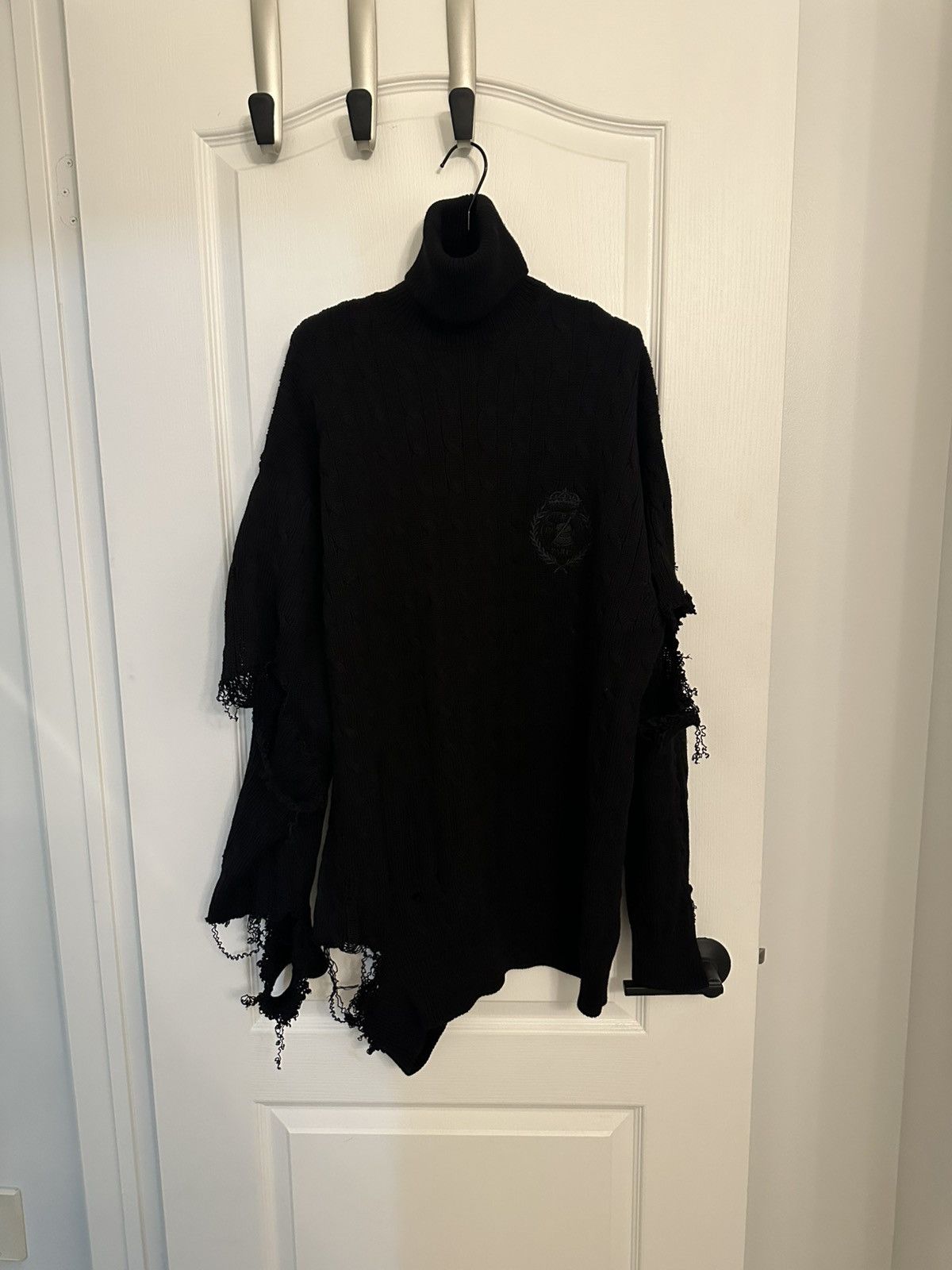 Balenciaga Balenciaga Distressed/destroyed Turtleneck Cable knit Size US S / EU 44-46 / 1 - 1 Thumbnail