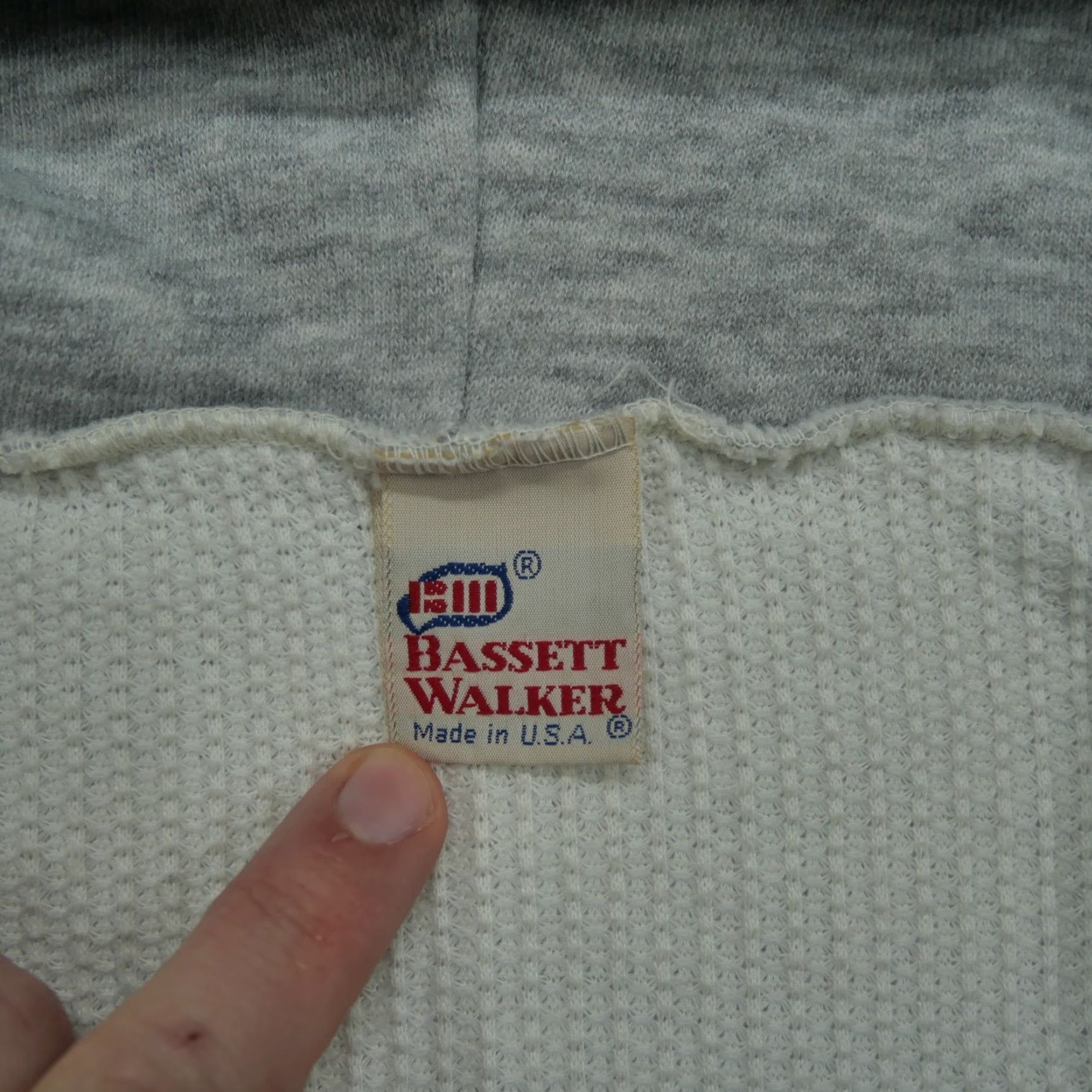 Vintage VINTAGE Bassett Walker Hoodie Full Zip L Mens Large Grey Thermal Lined 90s Size US L / EU 52-54 / 3 - 6 Thumbnail