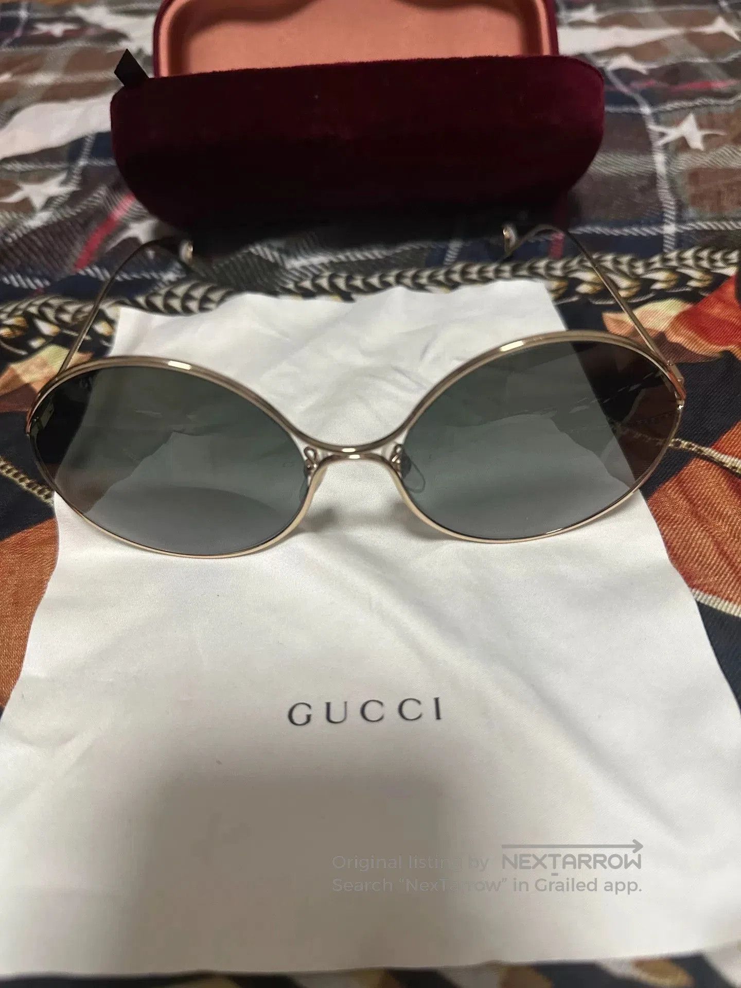 Gucci Gucci Gold Round Pearl Sunglasses. Size ONE SIZE - 6 Thumbnail