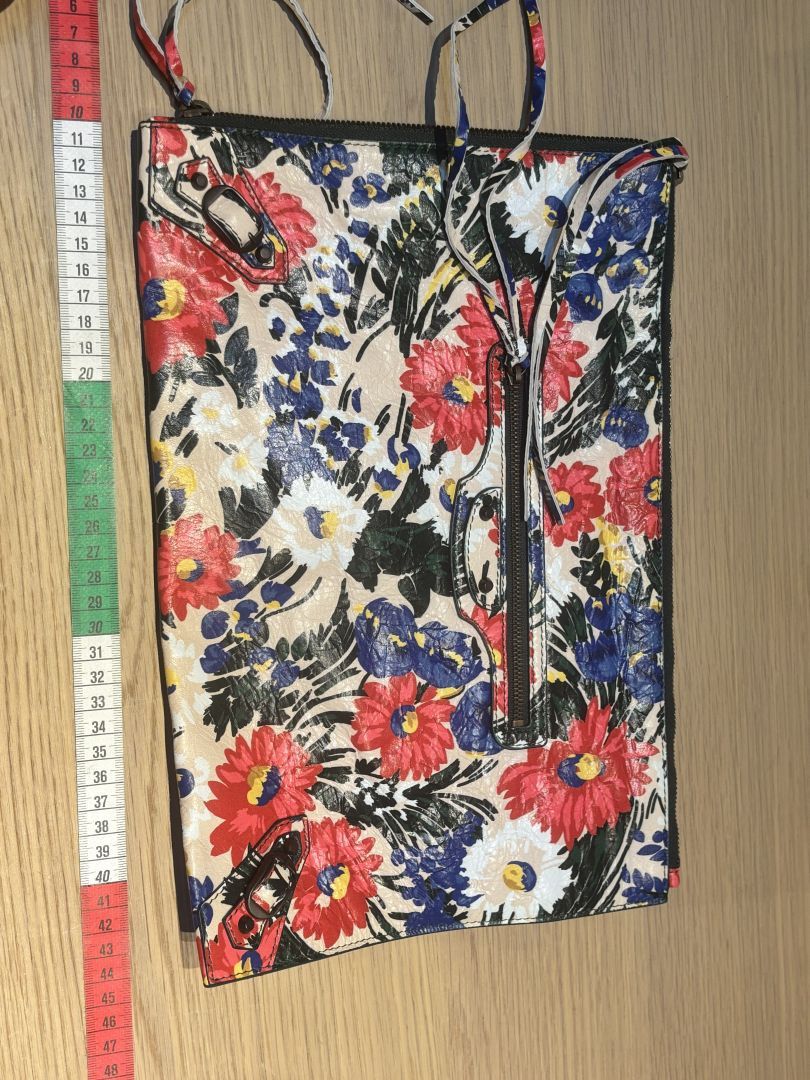 Balenciaga Balenciaga Agneau Fleurs Floral Print Leather Clutch Size ONE SIZE - 2 Thumbnail