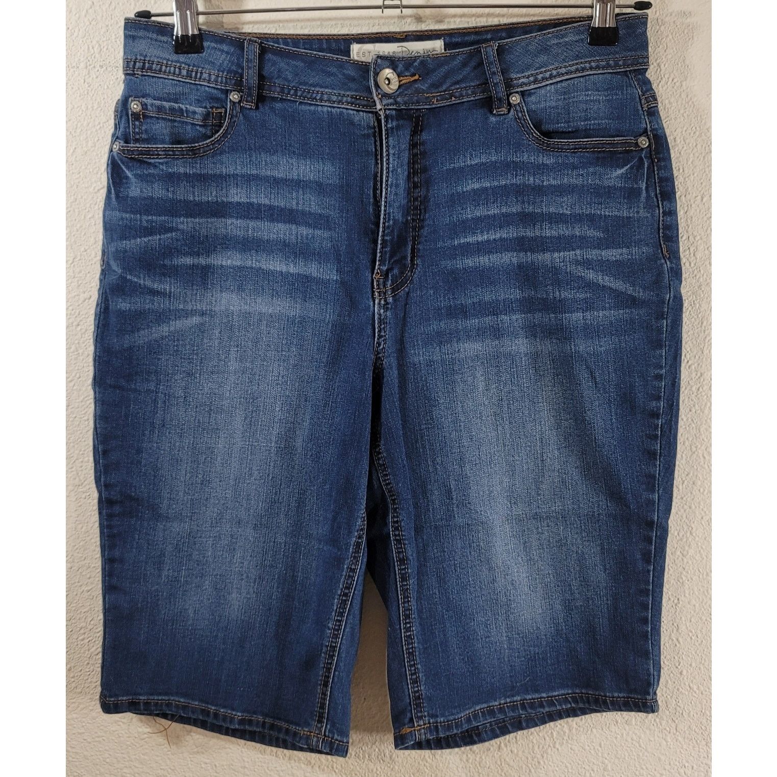 Other Cato Blue Light Washed Classic Denim Bermuda Shorts 12 Size 34" / US 12 / IT 48 - 1 Thumbnail