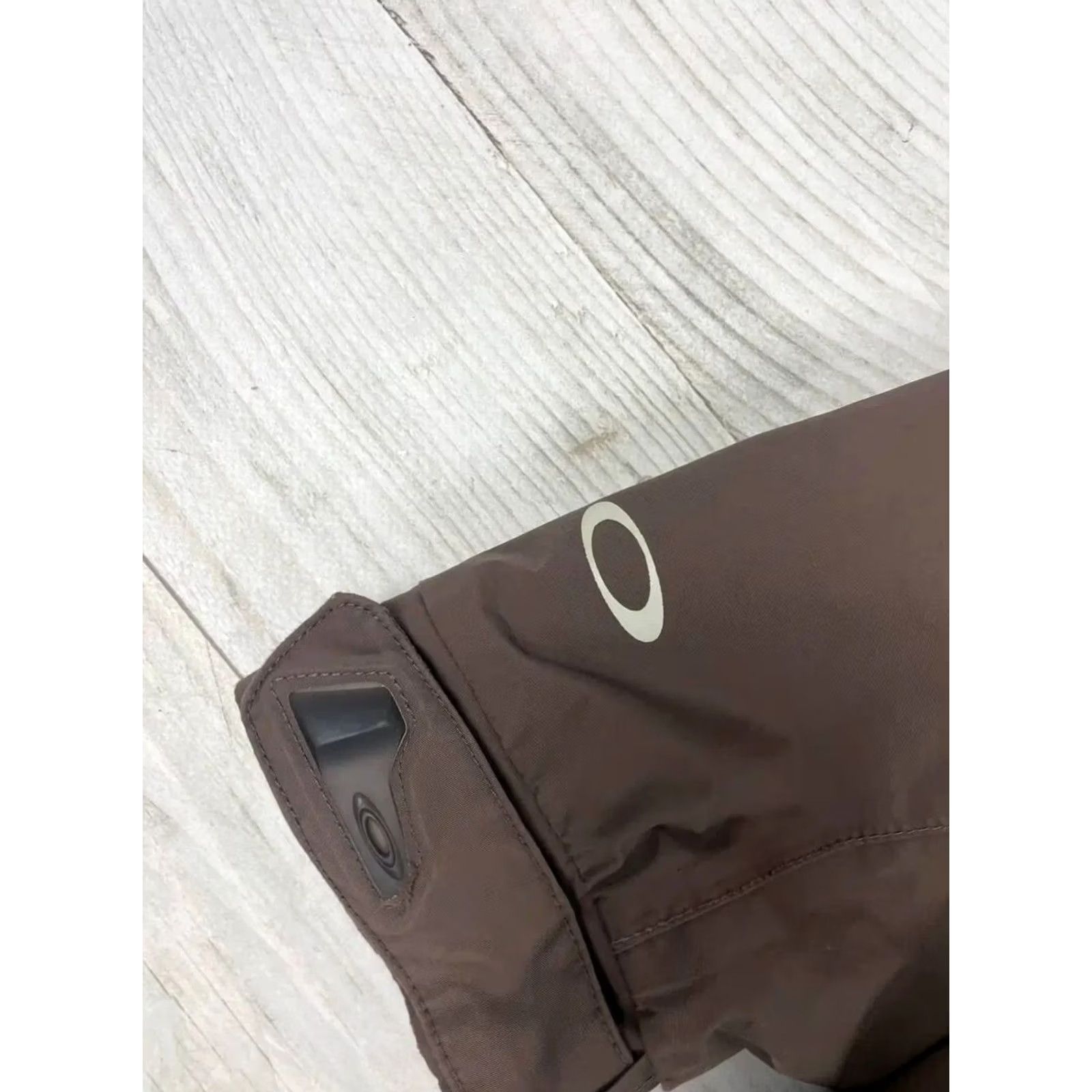 Oakley VINTAGE Oakley Jacket Ski 90s Nylon Logo Men Size S Brown Size US S / EU 44-46 / 1 - 7 Thumbnail