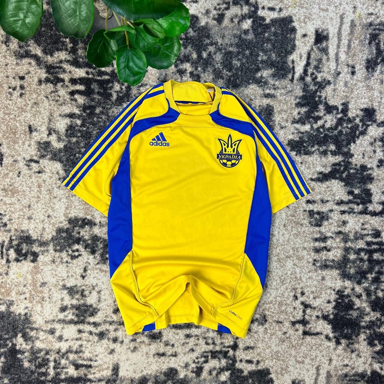 Adidas Adidas x Ukraine Vintage Y2K Home Soccer Jersey Size US M / EU 48-50 / 2 - 1 Thumbnail