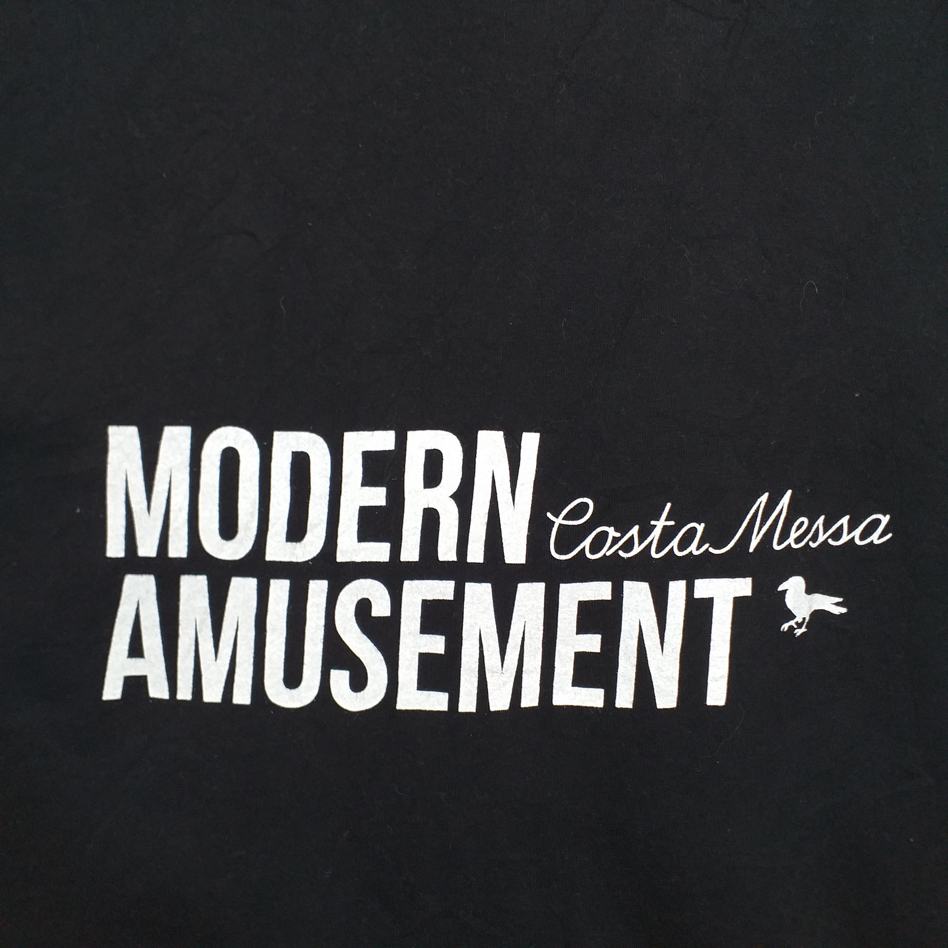 Japanese Brand Vintage Modern Amusement Big Logo Large T-Shirt -E013 Size US L / EU 52-54 / 3 - 5 Thumbnail